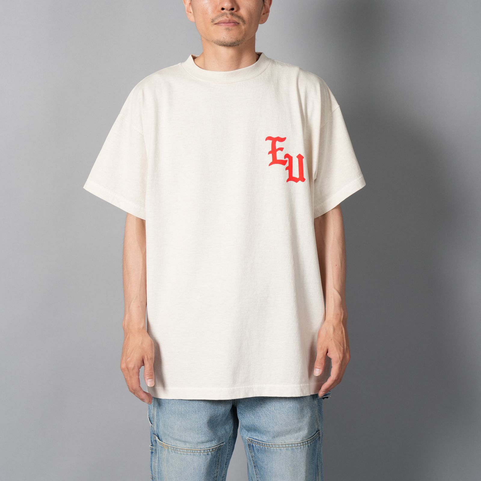 【ラスト1点】【コラボ】EU-HR1-0000-C05 / EU LOGO CL SS TEE / Tシャツ (アイボリー)