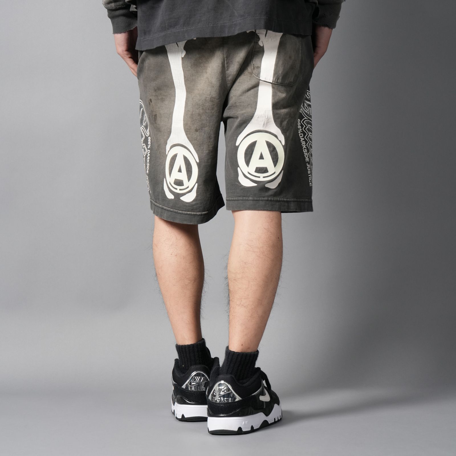 【コラボ】SM-MK8-0000-C33 / BH_CUT SEW SHORTS / BONE / スウェットショーツ (ブラック)