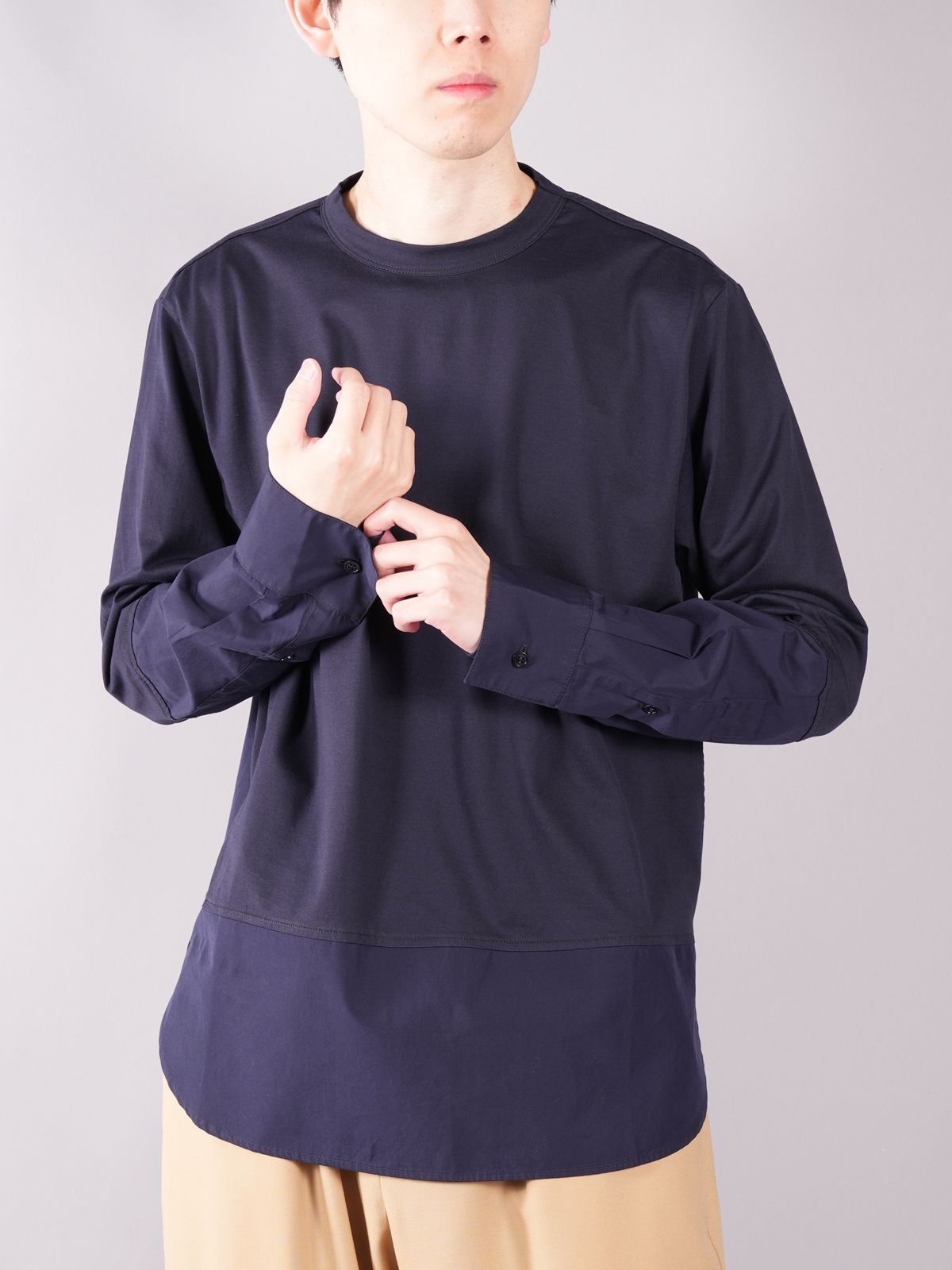 オーガニックコットンジャージー＆ポプリン製Tシャツ (ネイビー) - 48