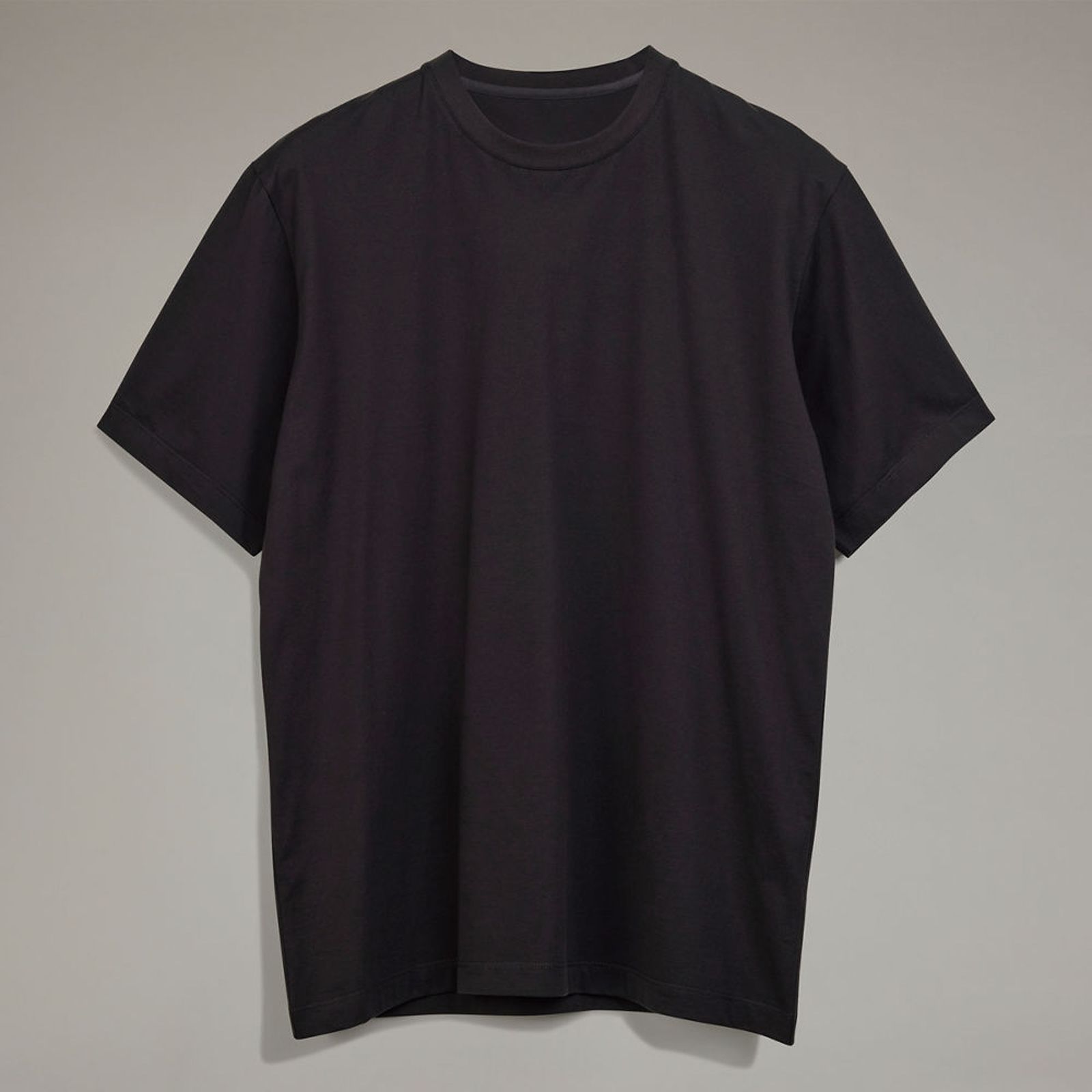 【残りわずか】U GFX SS TEE / ユニセックス グラフィックス ショートスリーブTシャツ (ブラック)