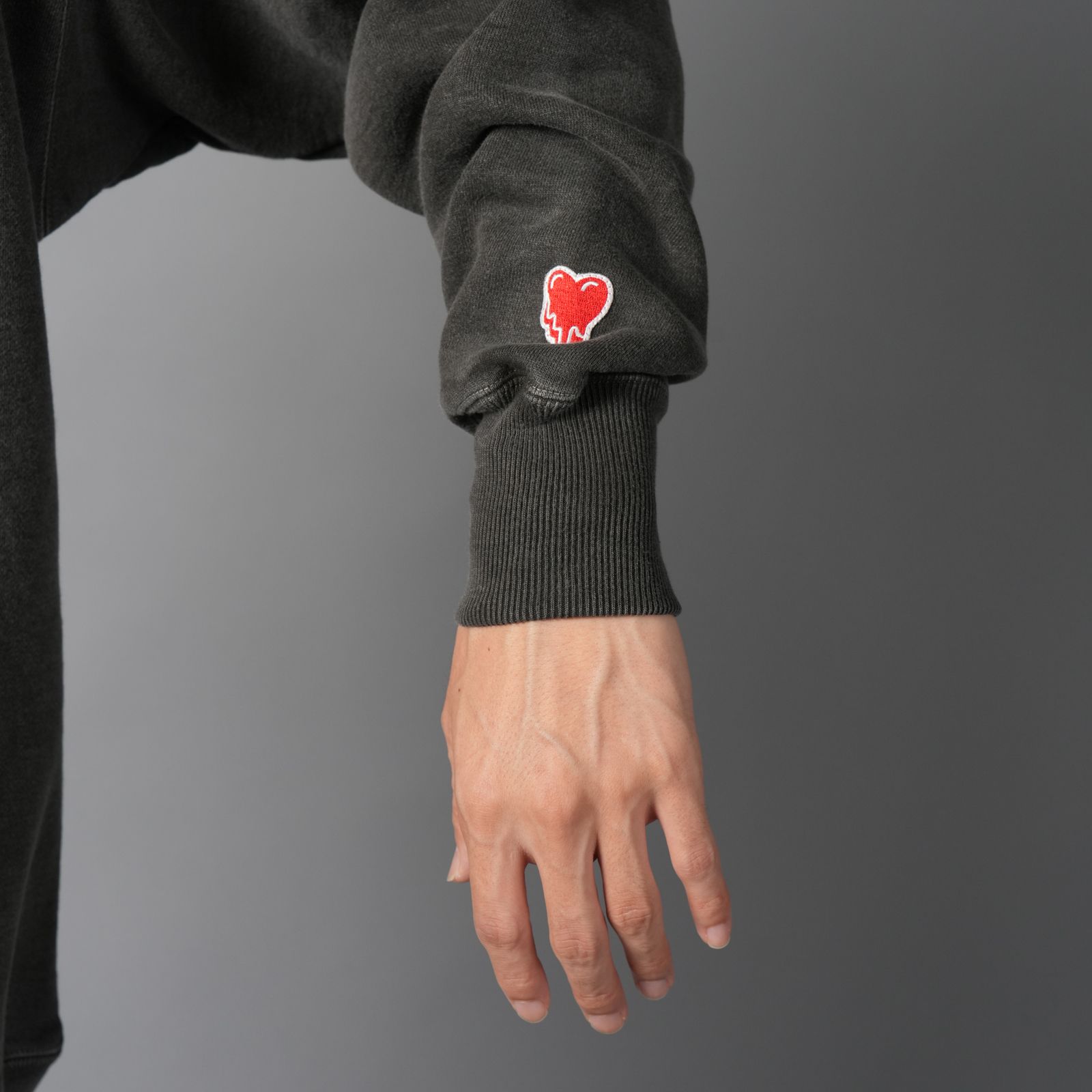 【コラボ】EU-HR1-0000-C01 / EU LOGO CL HOODIE / パーカー・プルオーバフーディー (ブラック)