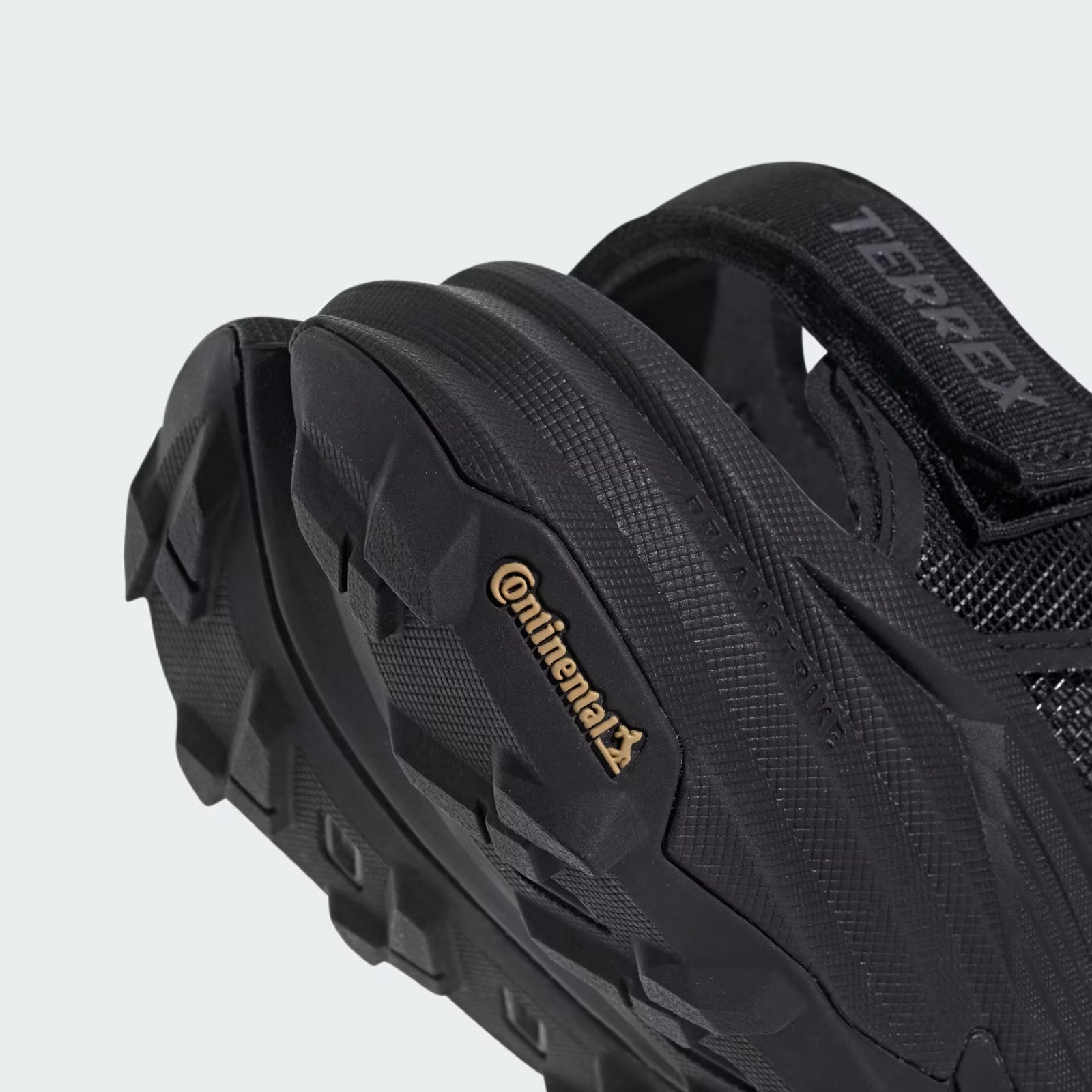 【残りわずか】TERREX FREEHIKER SL Sandals / テレックス フリーハイカー サンダル (コアブラック)
