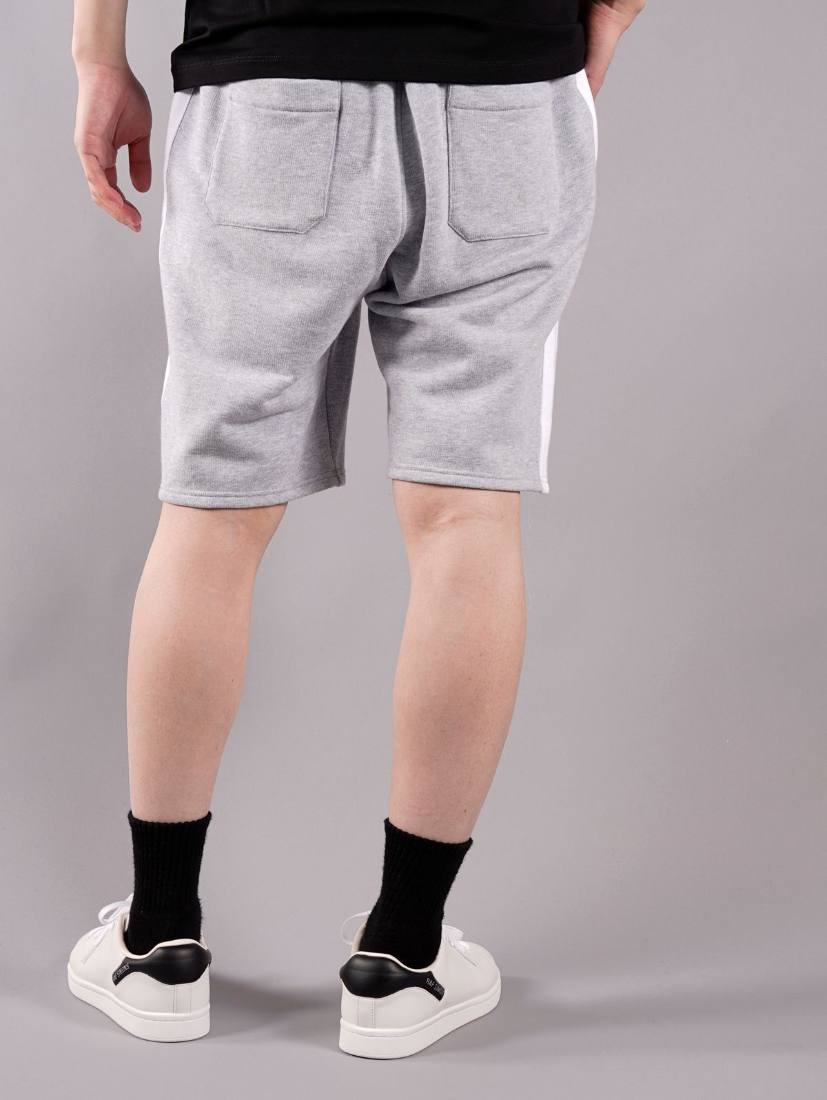 【ラスト1点】BERMUDA SHORTS - BALMAIN RIBBED / バミューダ ショーツ (スウェット ショートパンツ) / グレー / コットン / メンズ
