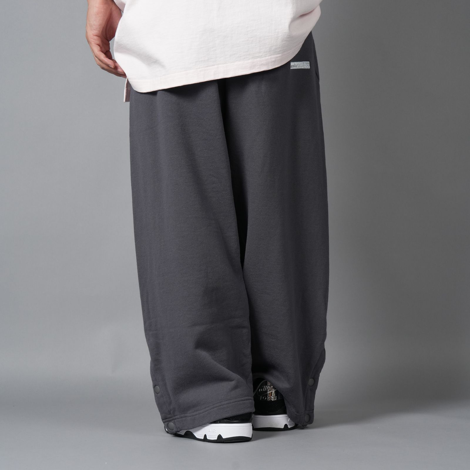 FLOWING SWEATPANTS / フローウィング スウェットパンツ  (スモークグレー)