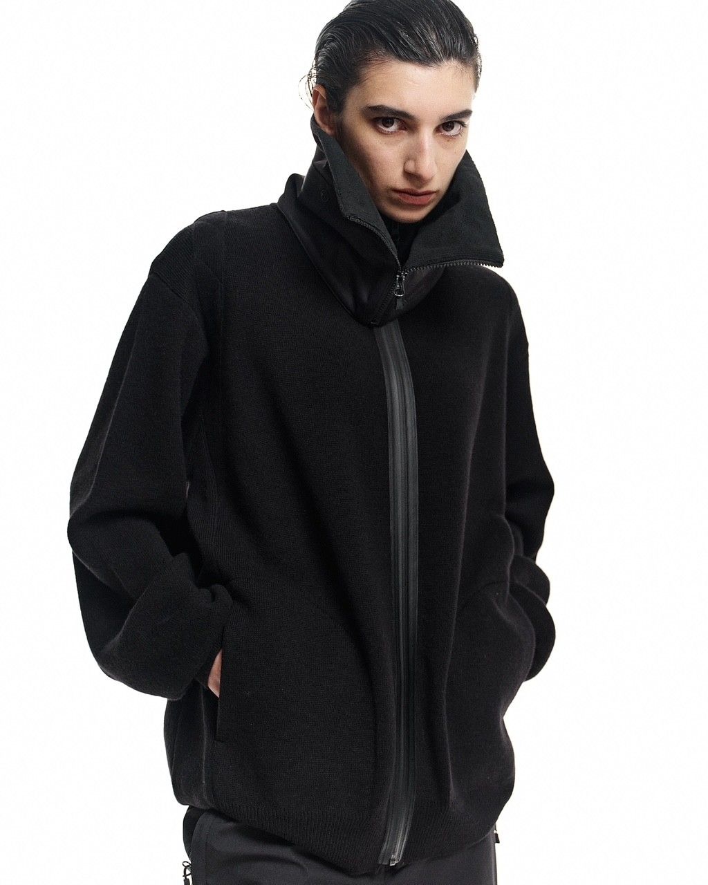 D-VEC × ALMOSTBLACK 中綿入りジャケット D-VEC FISHERMANS KNIT ZIP-UP JACKET (BLACK)の商品ページ