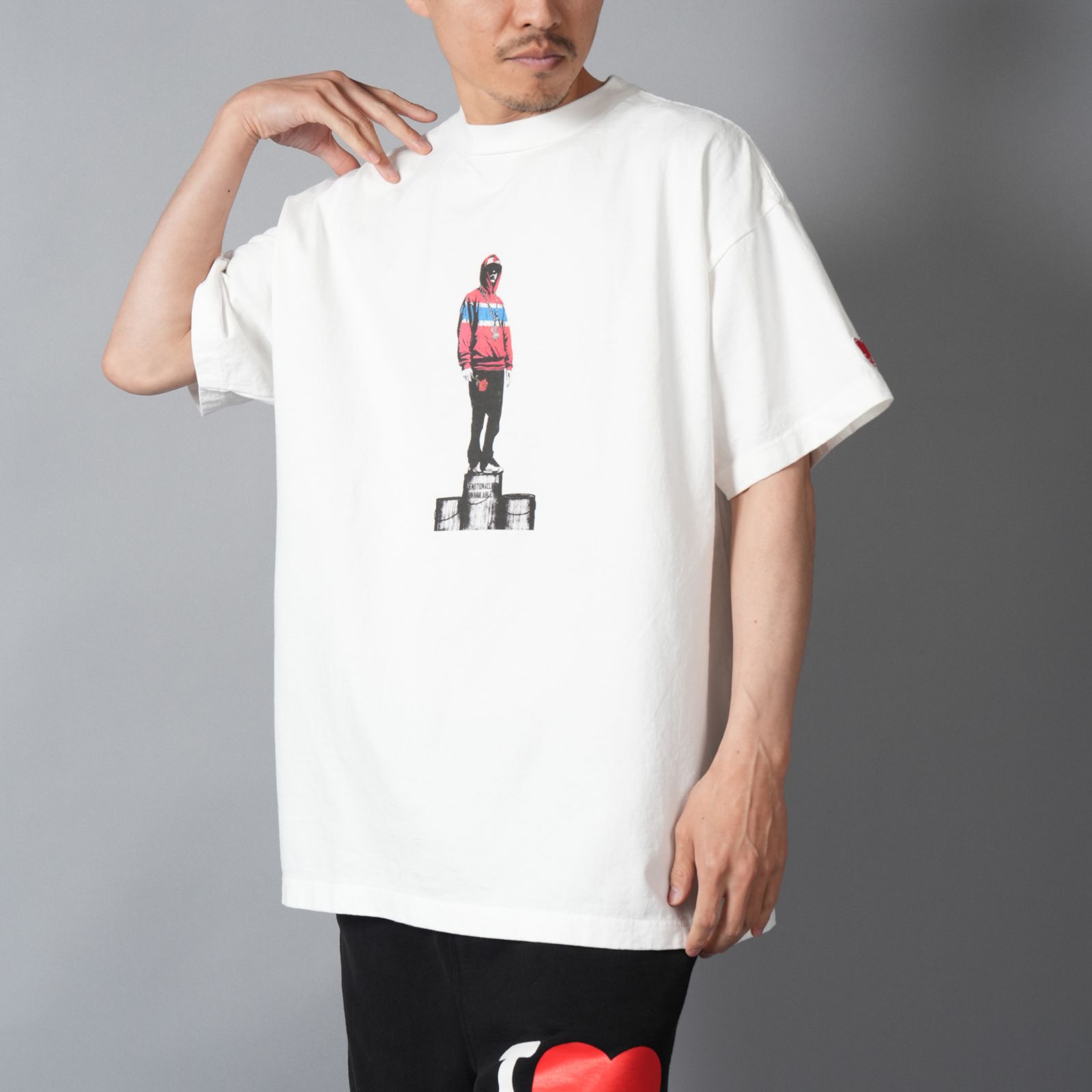 【残りわずか】【コラボ】EU-MK8-0000-C34 / EU DK STAND SS TEE / WHITE / Tシャツ (ホワイト)