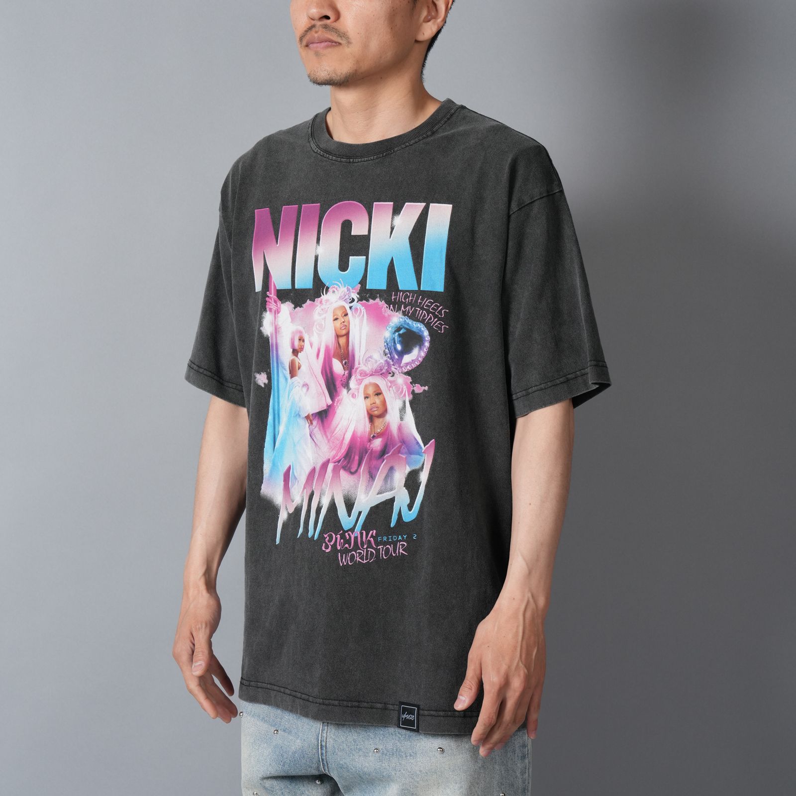 UIZZ-22570 / NICKI MINAJ / ニッキーミナージュ / Tシャツ (ブラック)