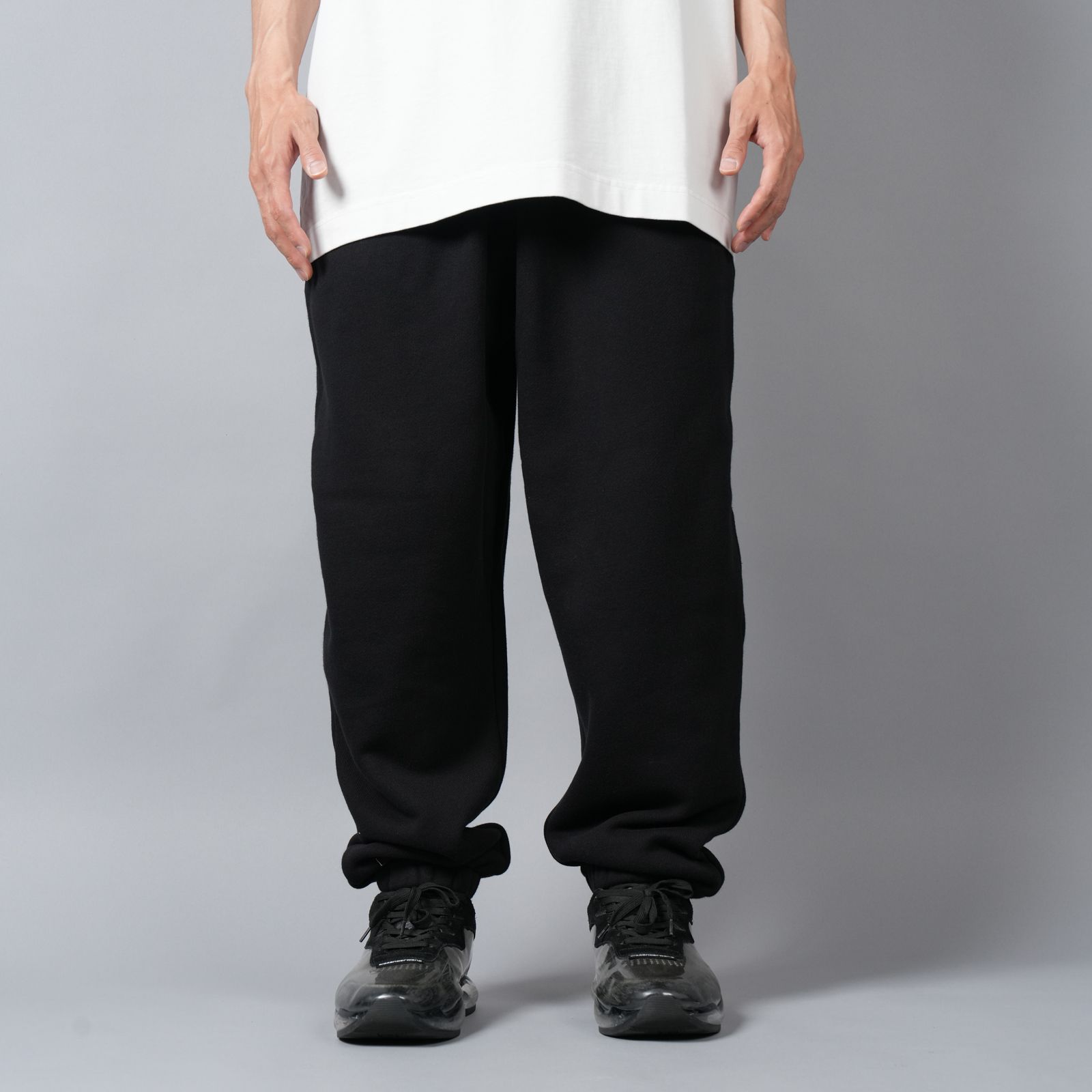 【定番アイテム】 ESSENTIAL TERRY CLASSIC SWEATPANT PUFF PAINT LOGO  / スウェットパンツ 【ユニセックス】 / ブラック