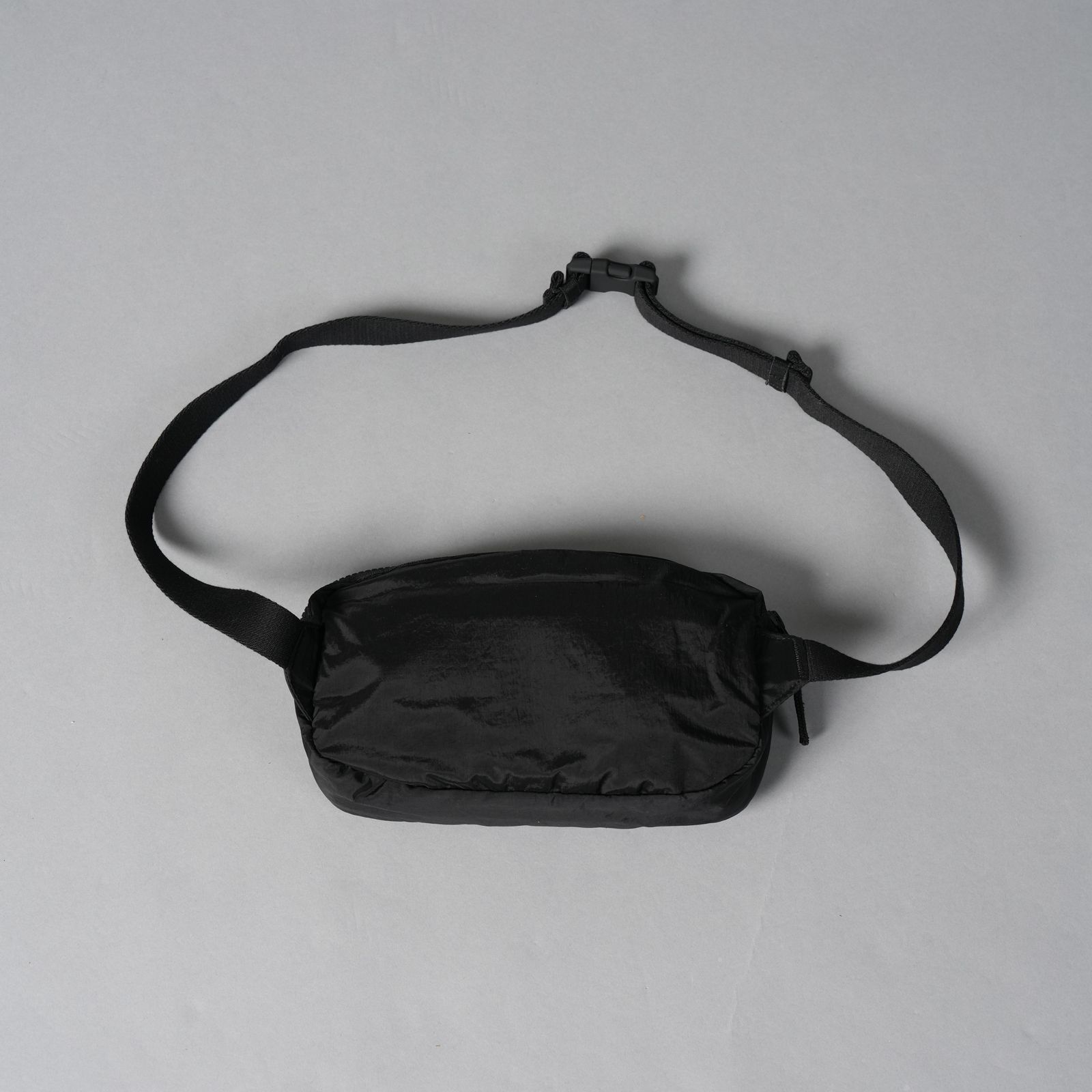 9200014 / NYLON METAL IN ECONYL REGENERATED NYLON / バムバック / クロスボディーバック 【ナイロンメタル】(ブラック)