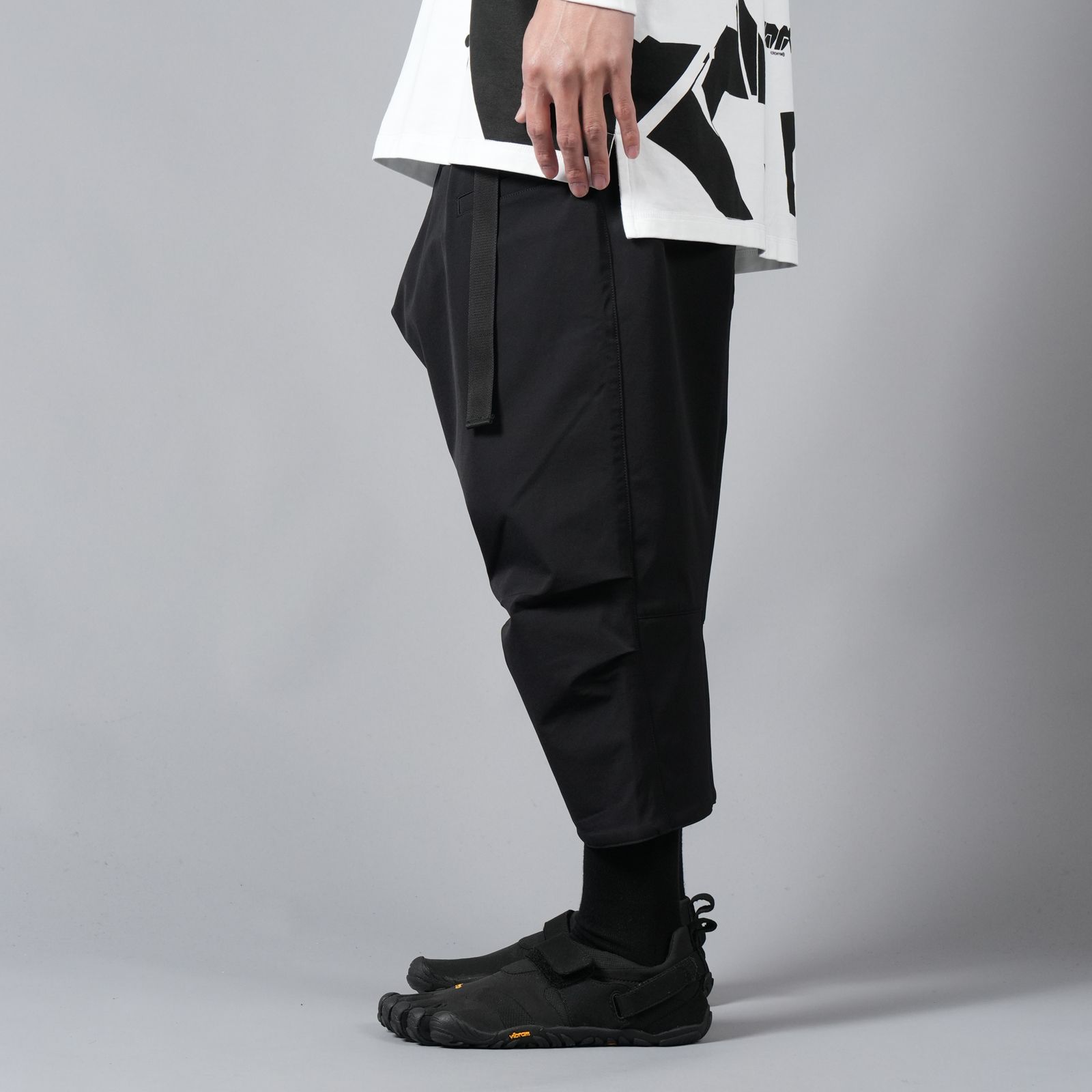 【ラスト1点】P17-DS / schoeller® Dryskin™ Web Belt Trouser Gen. 1.1 / ウェブ ベルト トラウザー / クロップドパンツ [WIDE FIT] (ブラック)
