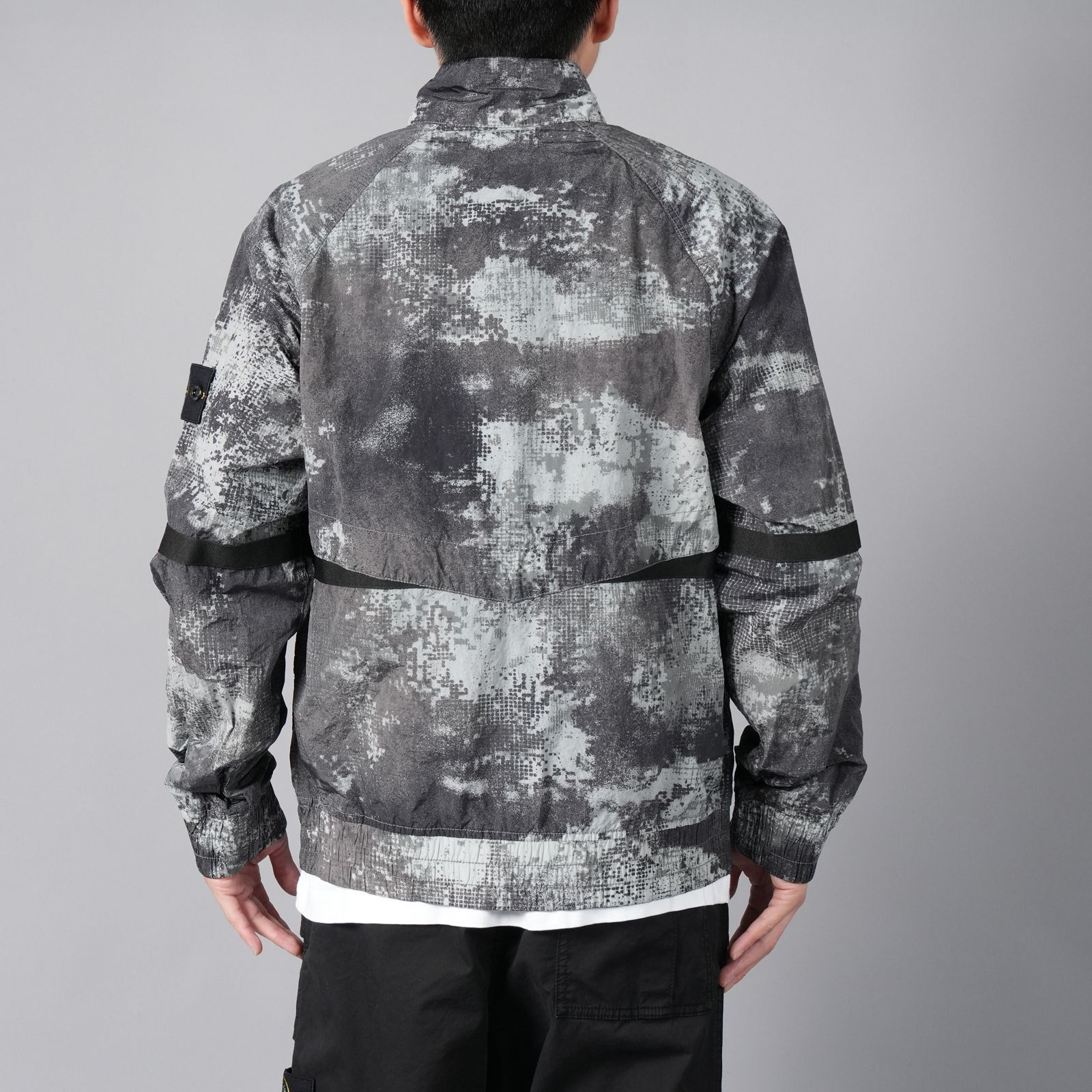 【ラスト1点】661E1 / DISSOLVING GRID CAMO ON ECONYL REGENERATED NYLONBLOUSON / ブルゾン / ナイロンジャケット (グレー)