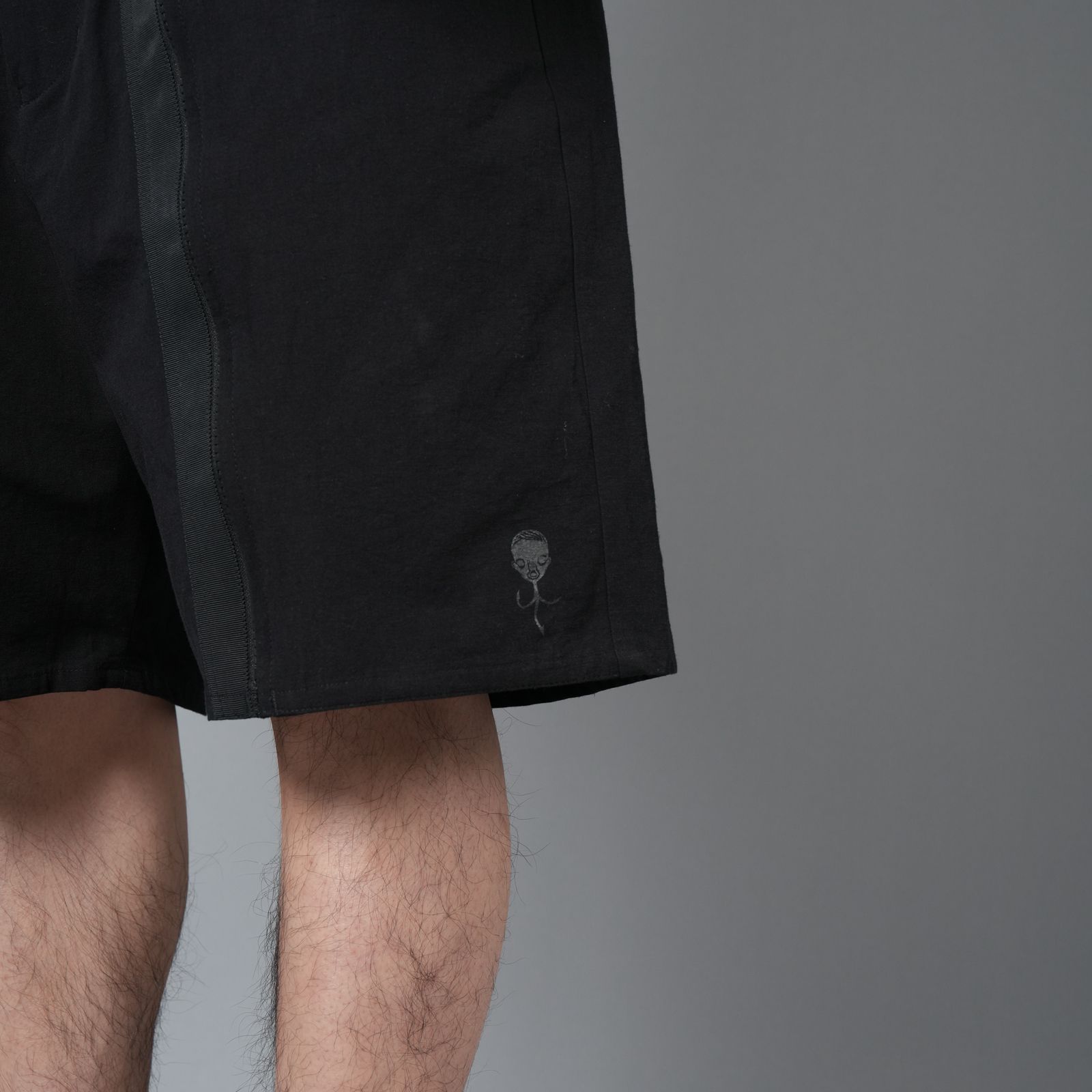 【限定】WATER REPELLENT NATURAL FABRIC SHORT PANTS / ショートパンツ (ブラック)