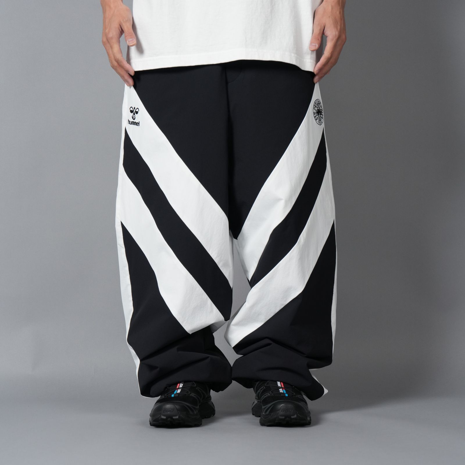 CHEVRON PUFFER NYLON TROUSER / ナイロントラウザー (ブラック/ホワイト)