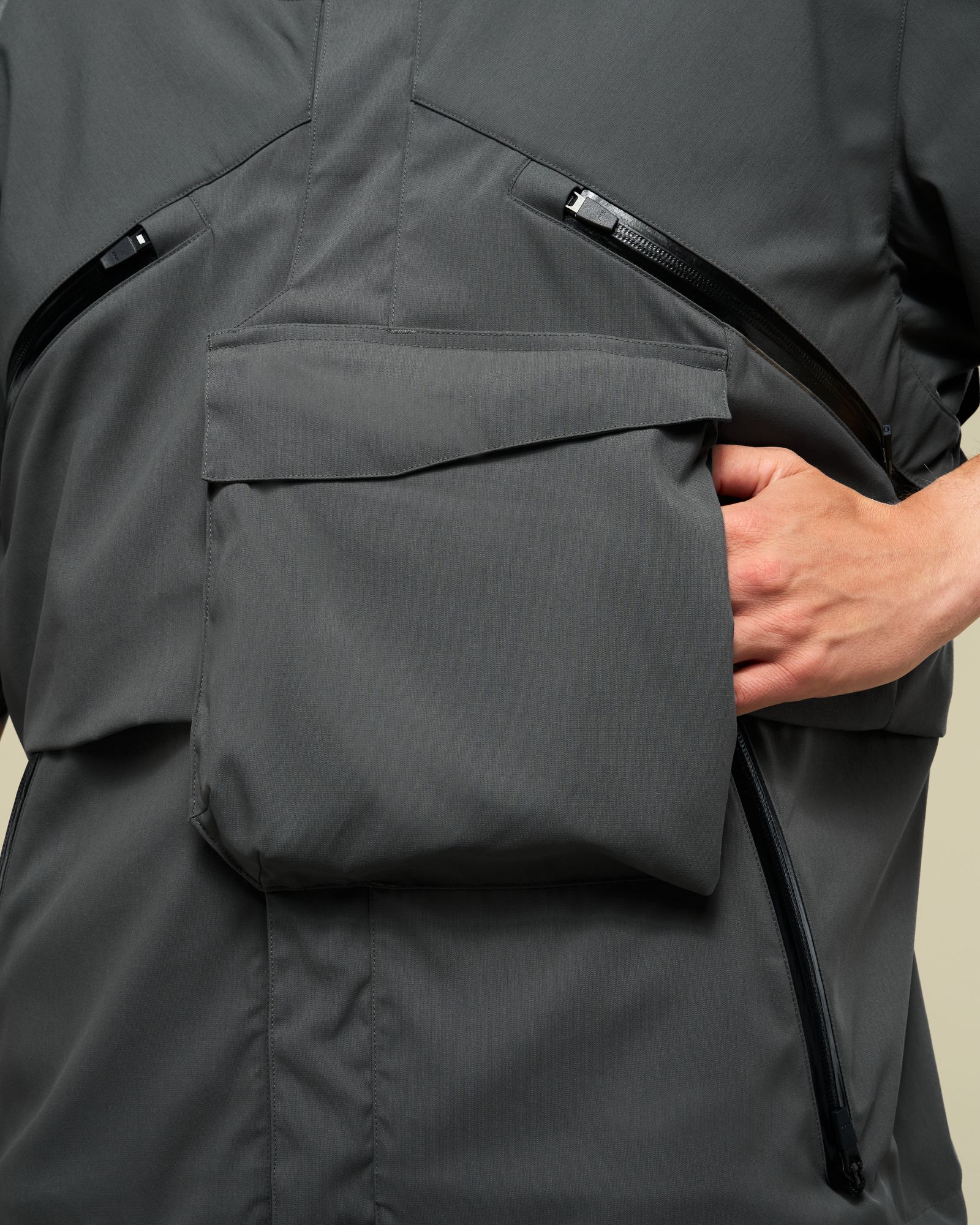 【残りわずか】V1A-M / NYLON STRETCH INTERROPS VEST / ベスト [ワイドフィット] (グレー)