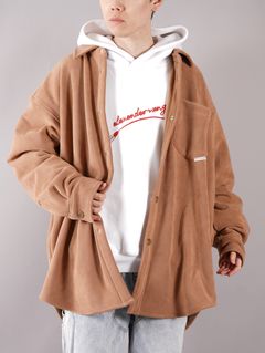 ラスト1点 / MID LENGTH SHIRT JACKET WITH FLAG TAG AT POCKET  / ミッドレングス シャツジャケット ウィズ フラッグタグ (ベージュ)