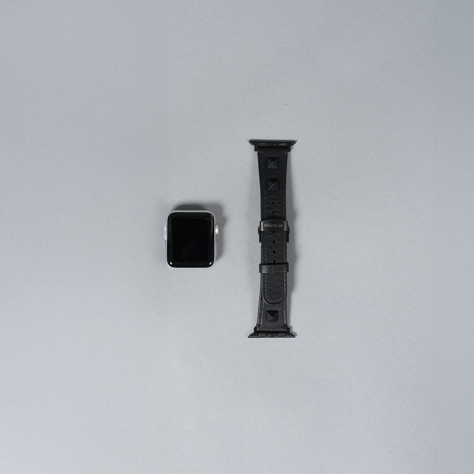 objcts.​io - レザーハイブリッドバンド スタッズ for Apple