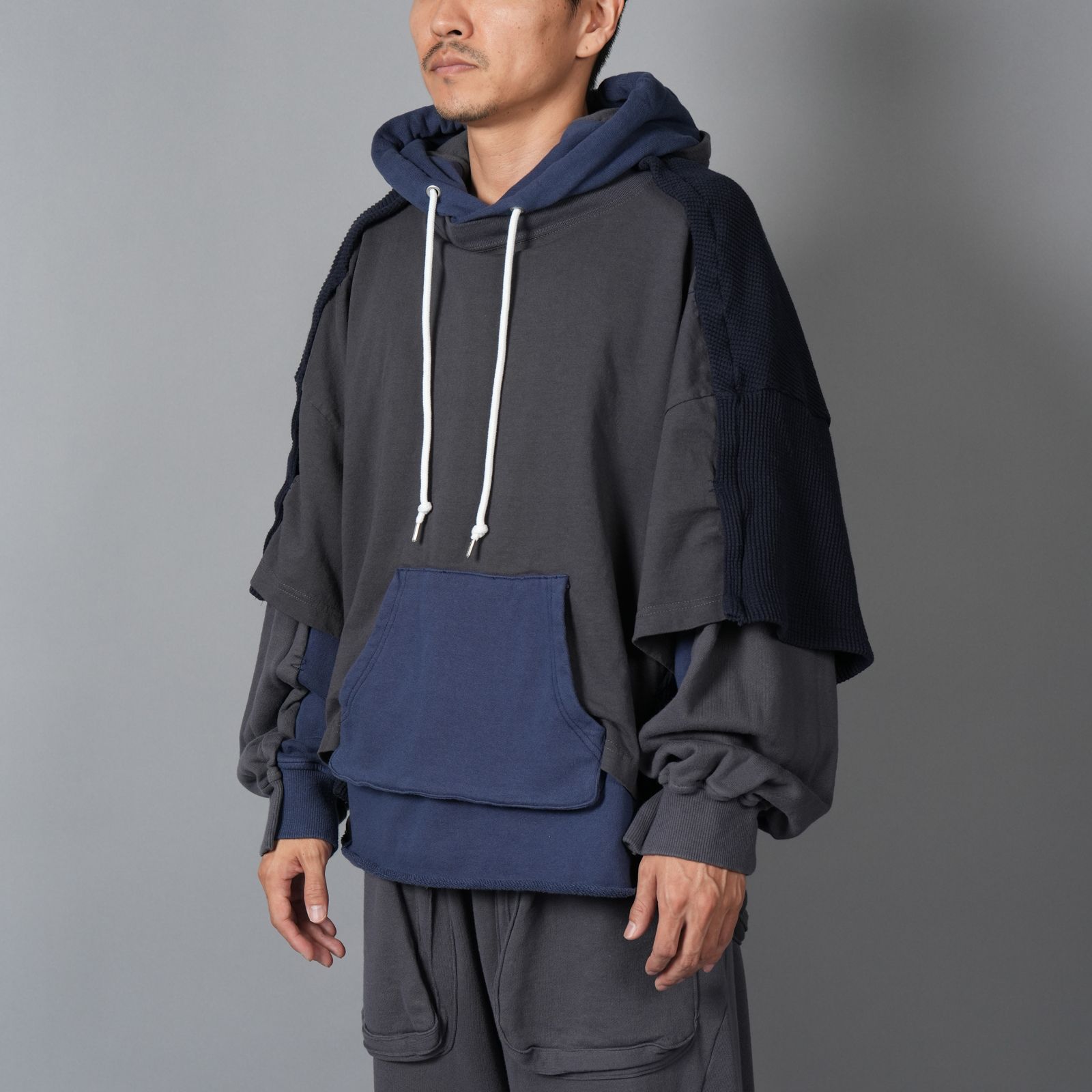 LAYERED HOODIE / レイヤードフーディー  (スモークグレー)
