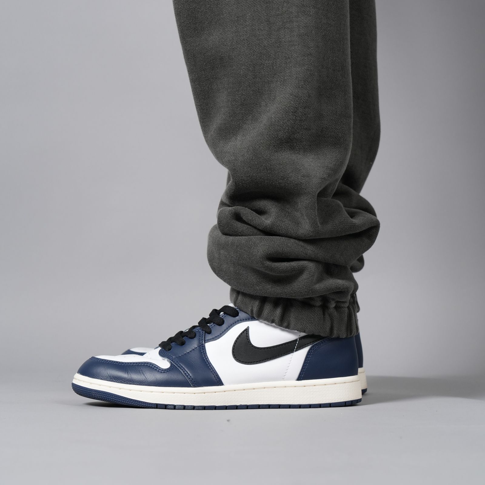 【ラスト1点】EMBROIDERED SWEAT PANTS "LASTMAN" / スウェットパンツ (ブラック)