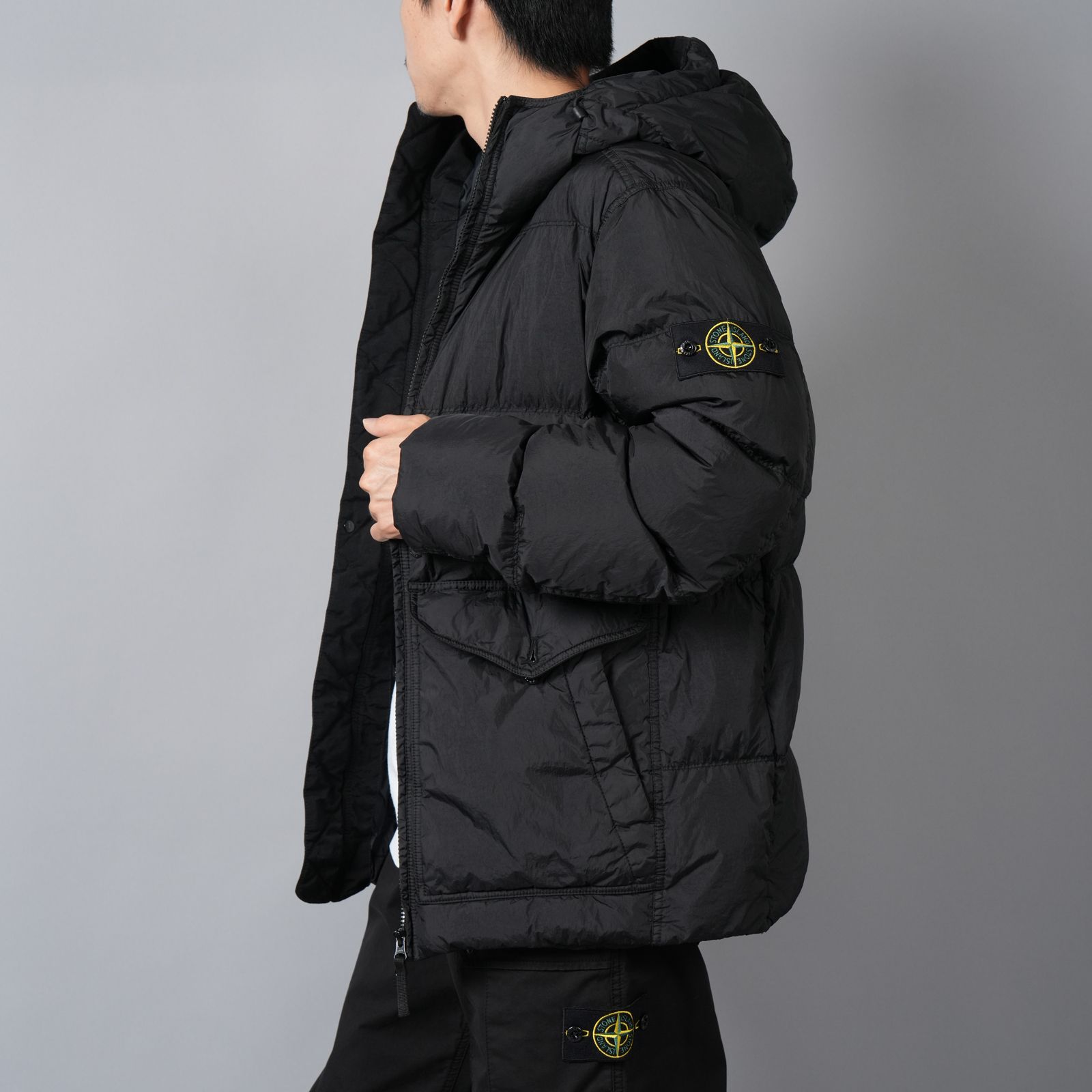 STONE ISLAND - 40723 / GARMENT DYED CRINKLE REPS RECYCLED NYLON DOWN /  ダウンジャケット [ガーメントダイ] (ブラック) | Confidence