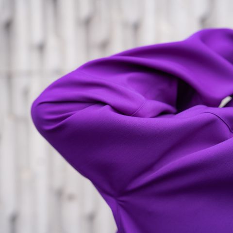 鮮やかなカラーリングが印象的なのEXPERIMENTAL CUTTING SHORT JACKET
