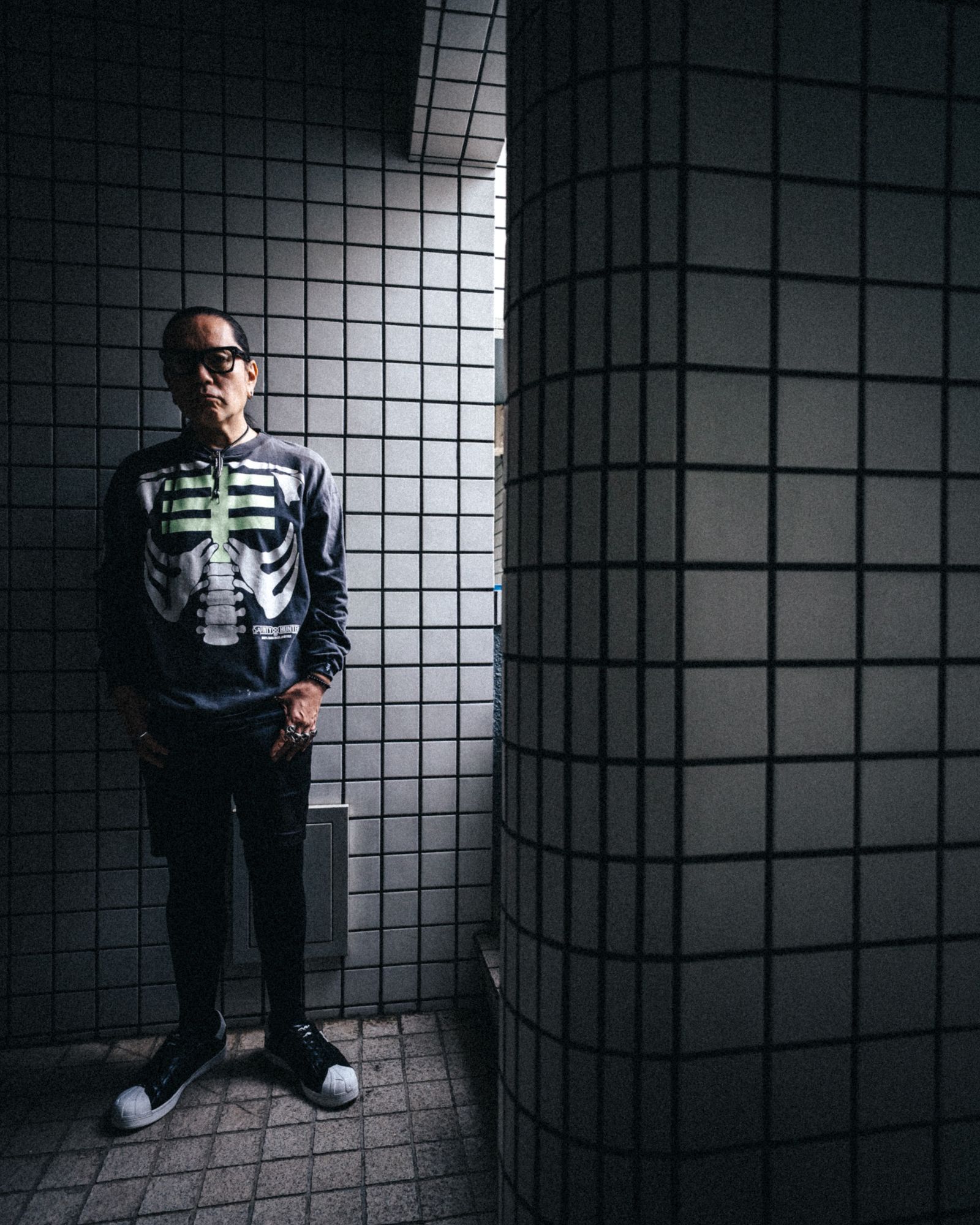 【コラボ】SM-MK8-0000-C30 / BH_LS T-SHIRT / BONE / BLACK / ロンT・カットソー(ブラック)