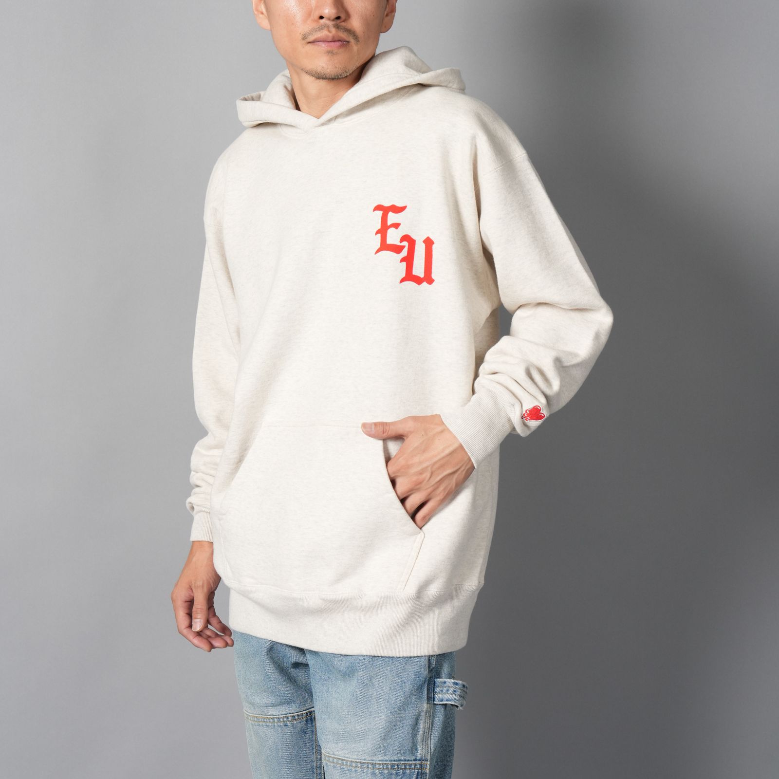 【コラボ】EU-HR1-0000-C02 / EU LOGO CL HOODIE / パーカー・プルオーバフーディー (アイボリー)