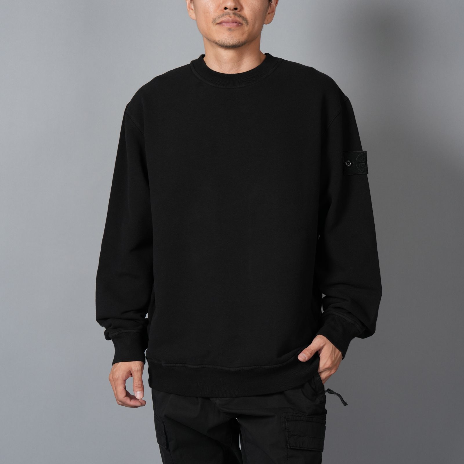 6100069 STRETCH COTTON FLEECE_STONE ISLAND GHOST / トレーナー・クルーネックスウェット (ブラック)