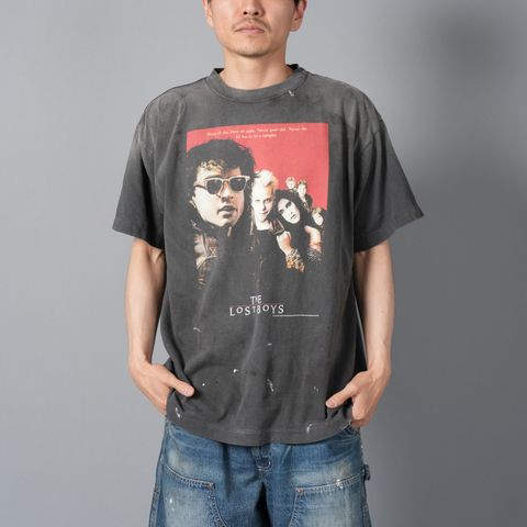 【コラボ】SM-HR8-0000-C52 / LB_SS TEE / LOSTBOYS / BLACK / Tシャツ (ブラック)