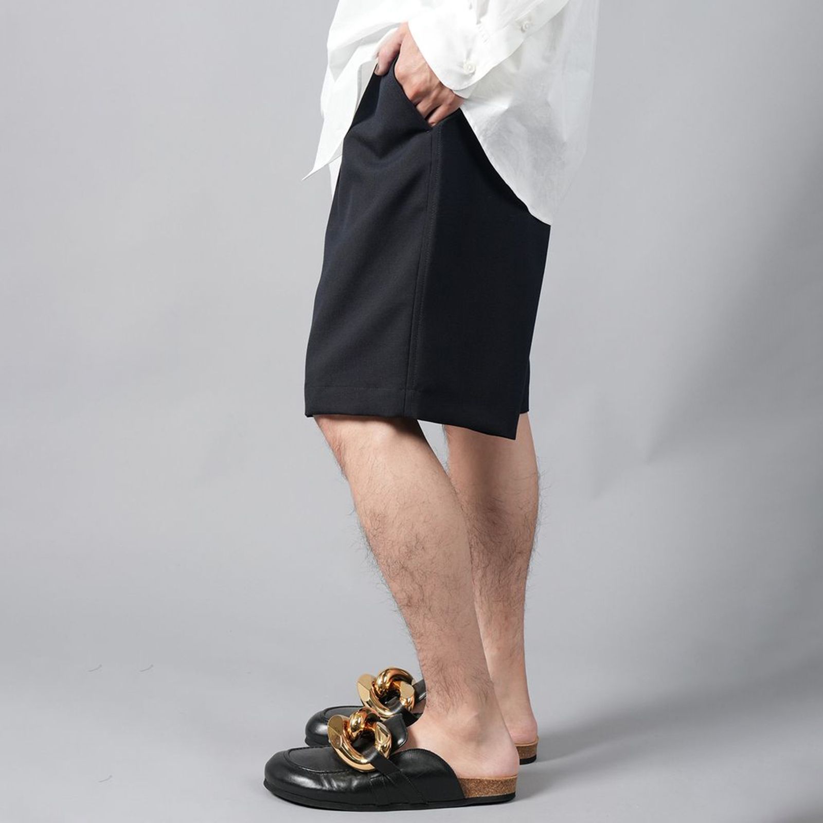 【定番アイテム】 TROPICAL WOOL TROUSERS / ハーフパンツ (ブルーブラック)
