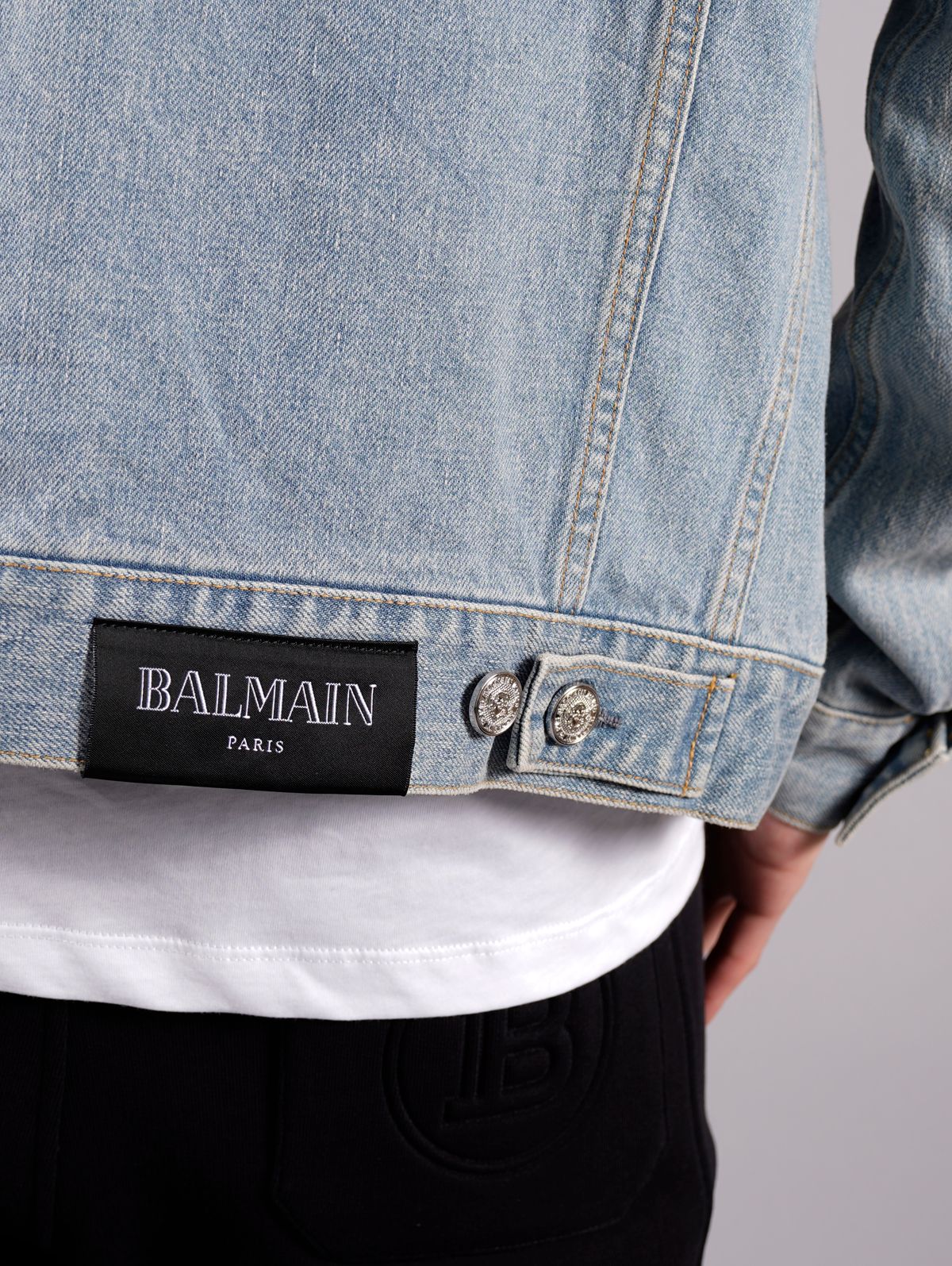 BALMAIN - DENIM JACKET WITH COIN EMBROIDERED BACK / デニム