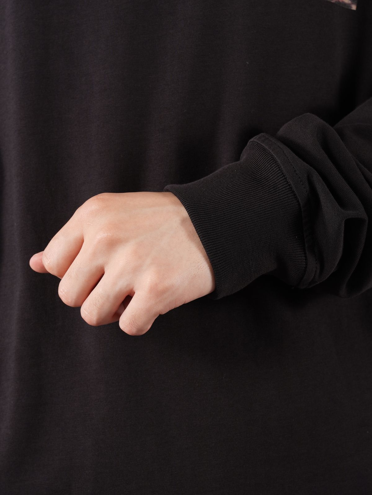 ラスト1点 / LONG SLEEVE T-SHIRT WITH SMOKE PRINT / スモーク プリントtシャツ (ブラック)