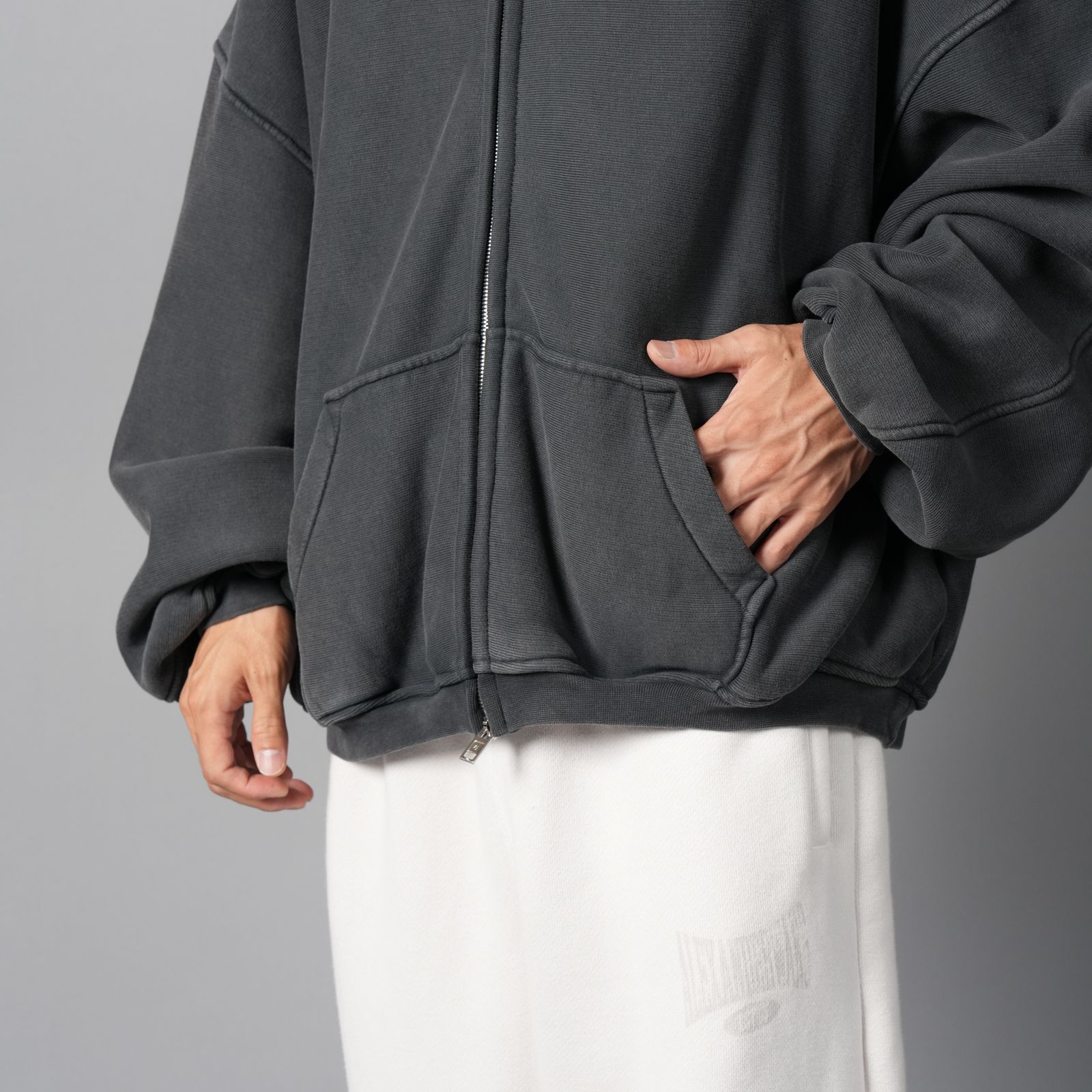 ZIP UP HOODIE W / GRAPHIC LOGO / ジップアップフーディー グラフィックロゴ / ジップアップパーカー (ウォッシュドブラック)
