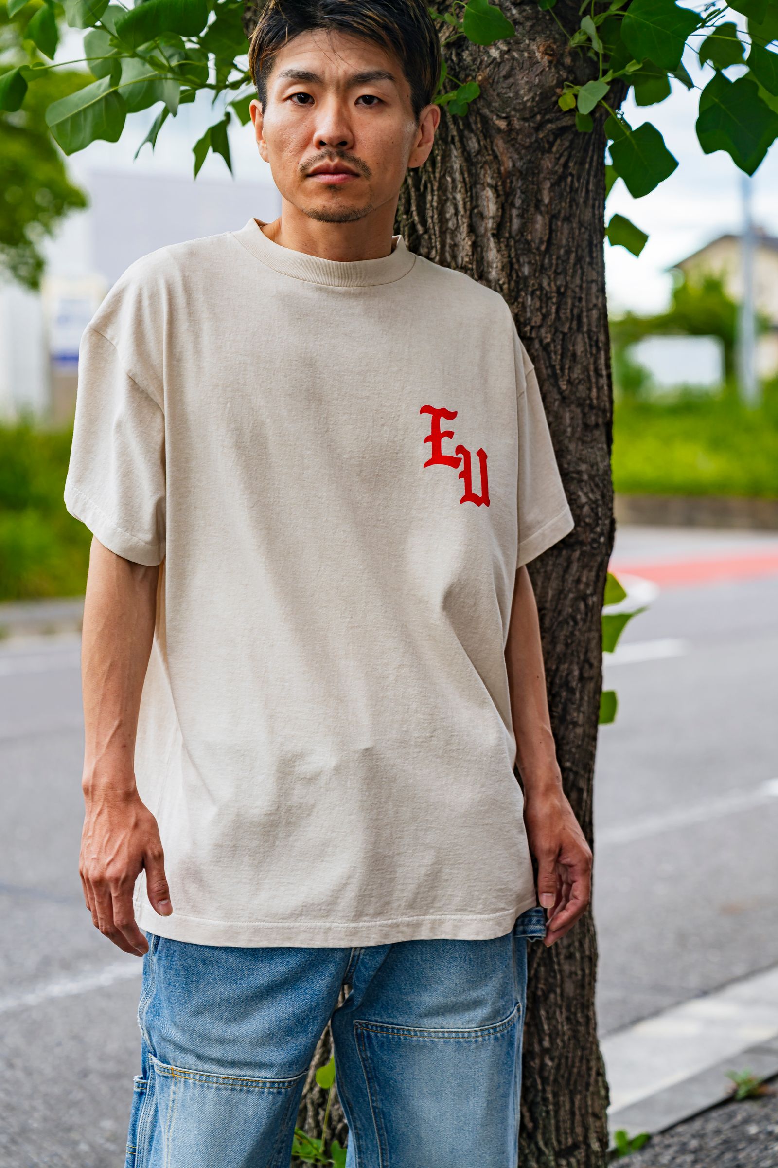 【ラスト1点】【コラボ】EU-HR1-0000-C05 / EU LOGO CL SS TEE / Tシャツ (アイボリー)