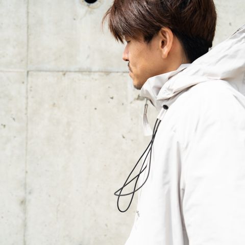 機能性を追求した立体的なシルエットのジャケット