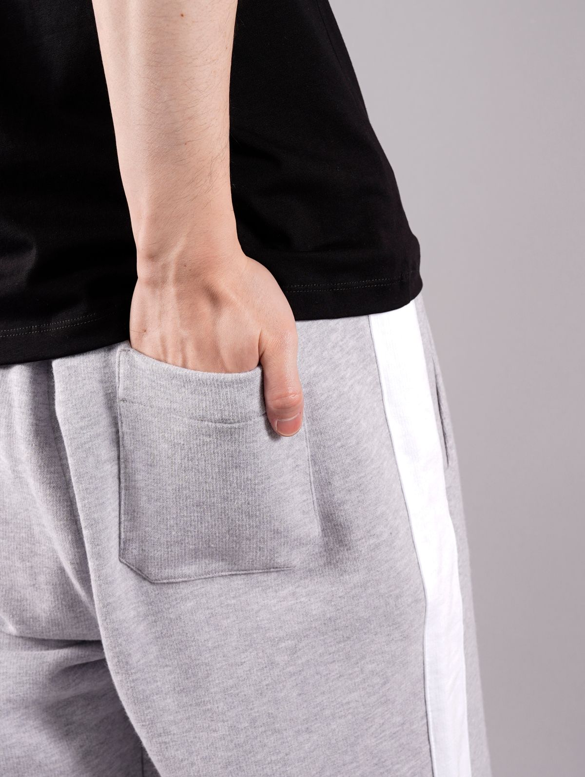 【ラスト1点】BERMUDA SHORTS - BALMAIN RIBBED / バミューダ ショーツ (スウェット ショートパンツ) / グレー / コットン / メンズ