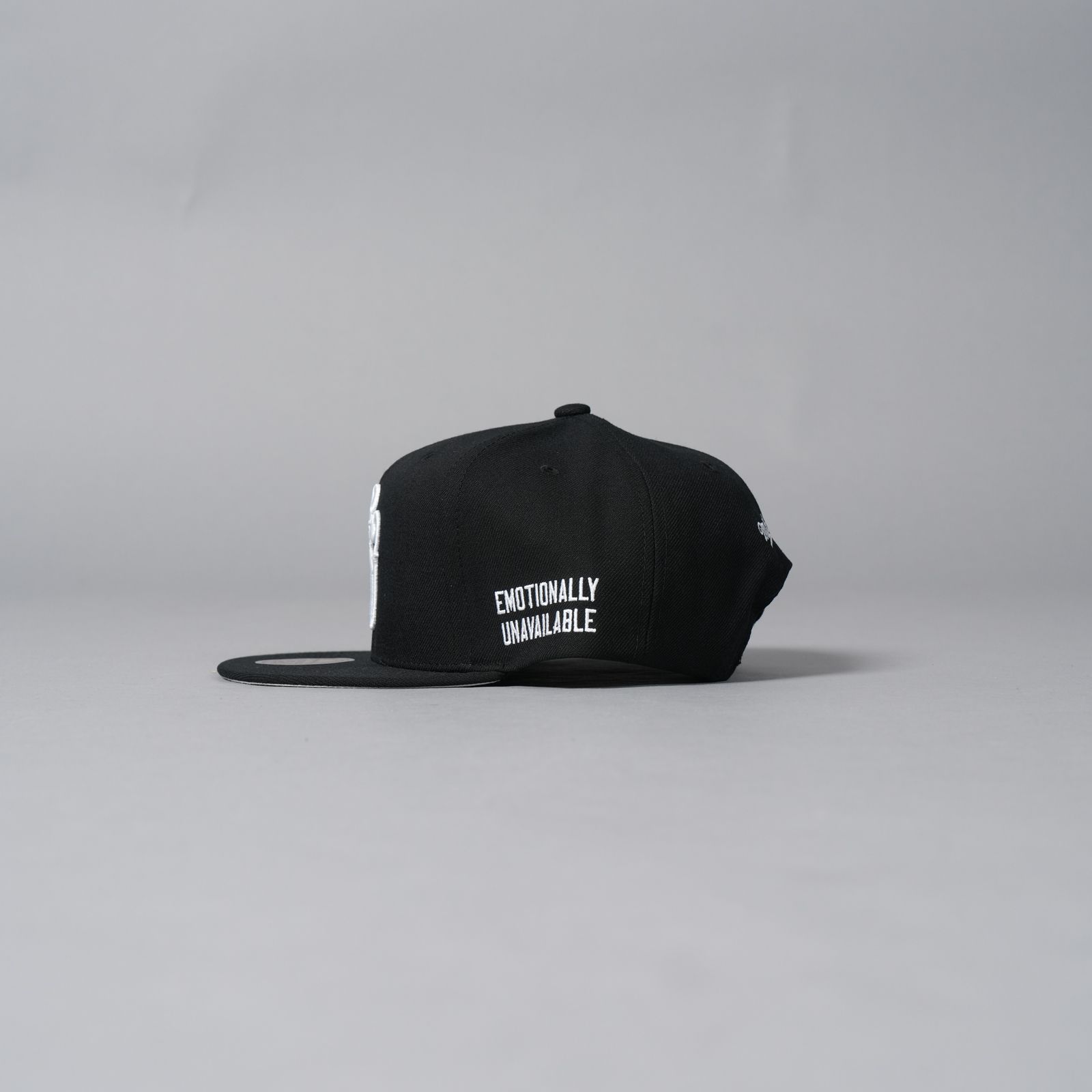 【コラボ】EU-HR8-0000-C08 / EU LOGO OG SNAPBACK / スナップバック (ブラック)