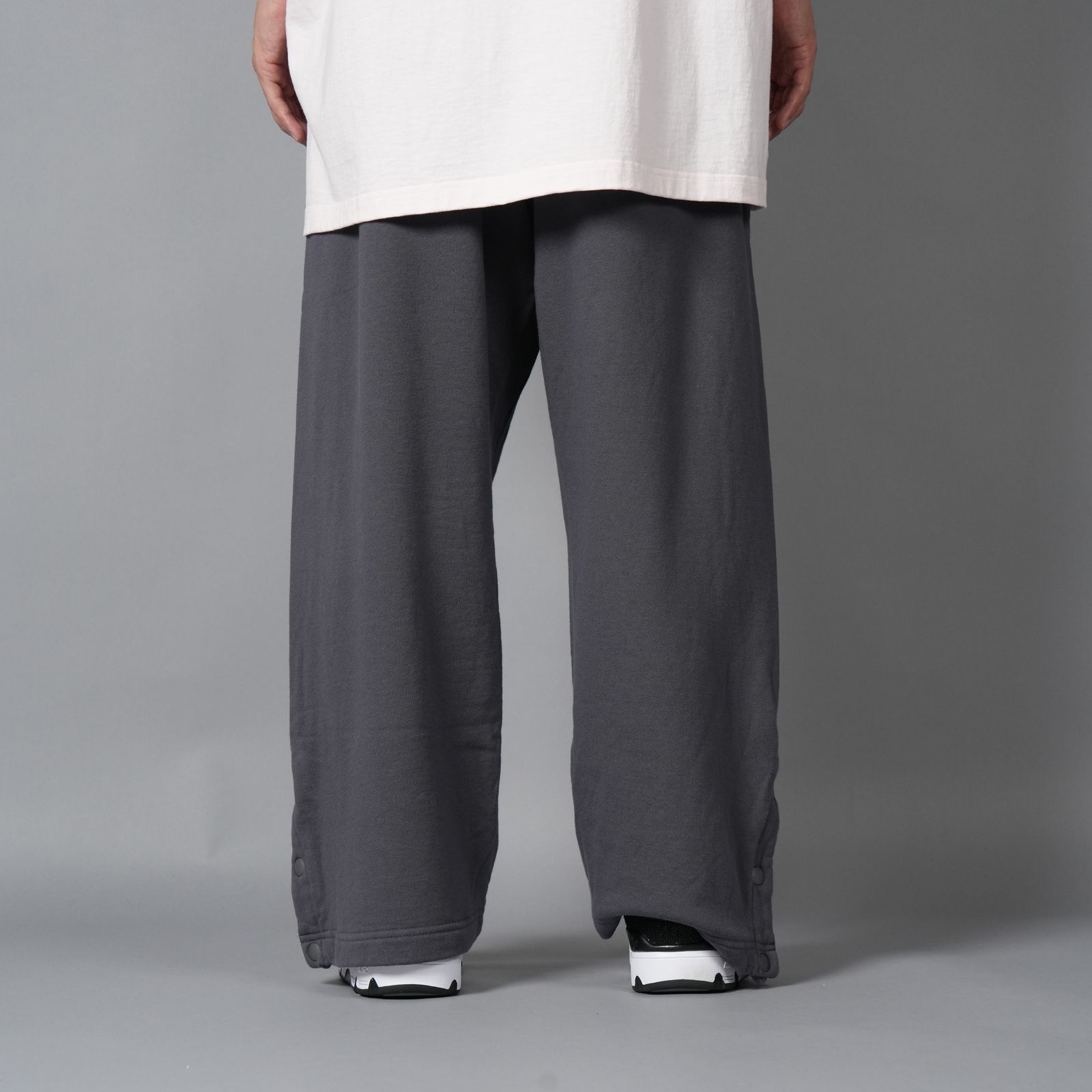 FLOWING SWEATPANTS / フローウィング スウェットパンツ  (スモークグレー)