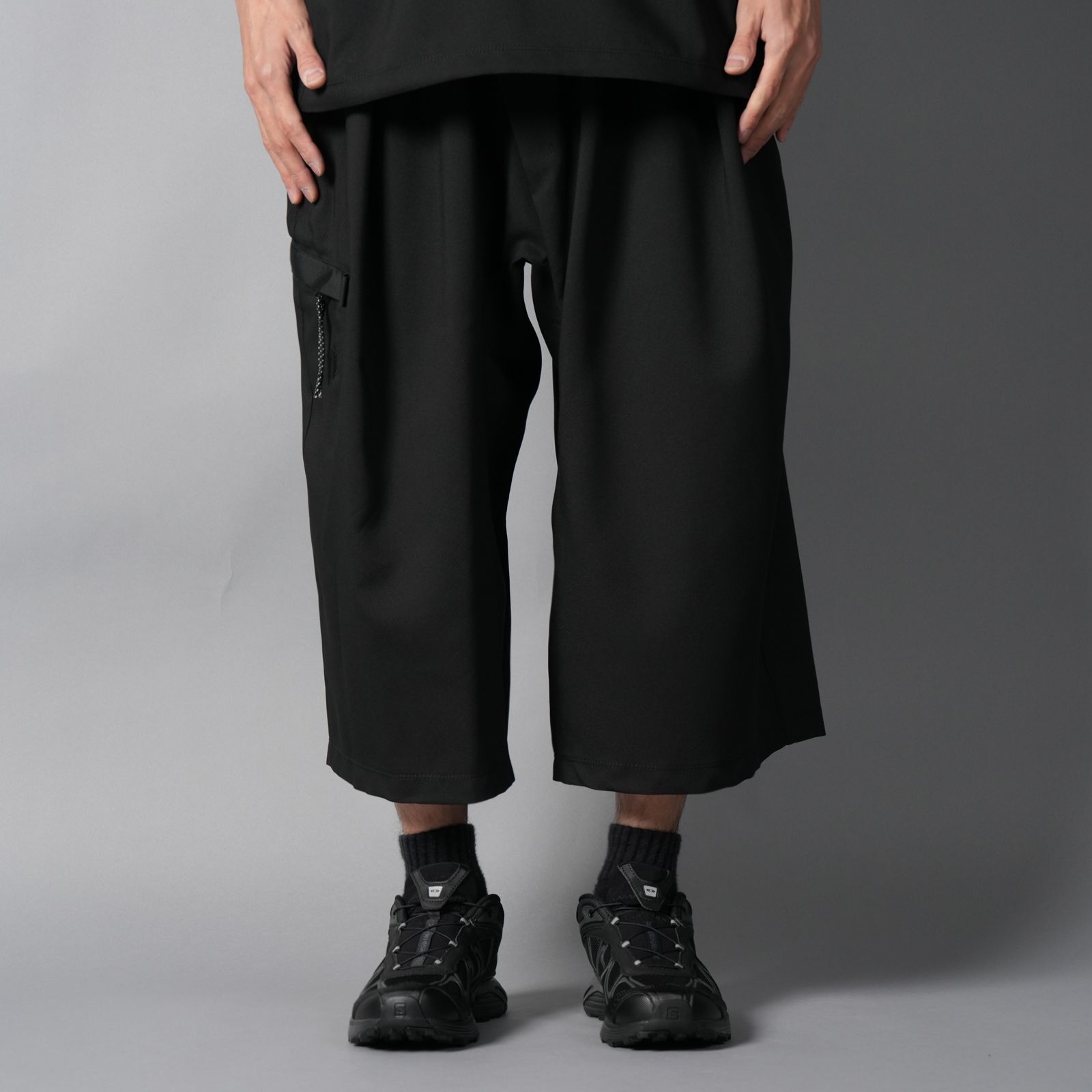 【GHOST】WOVEN WATER-REPELLENT TWO TUCK NINJA SHORTS / ニンジャショーツ(ブラック)