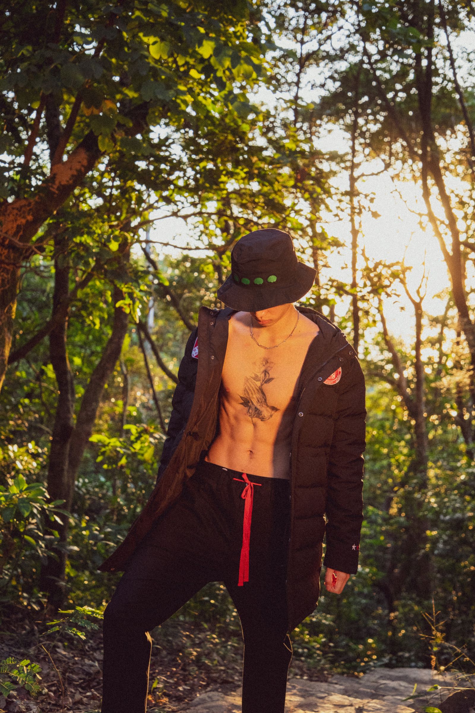 ラスト1点 / TAPERED DRAWSTRING PANTS / テーパード ドローストリングパンツ (ブラック)