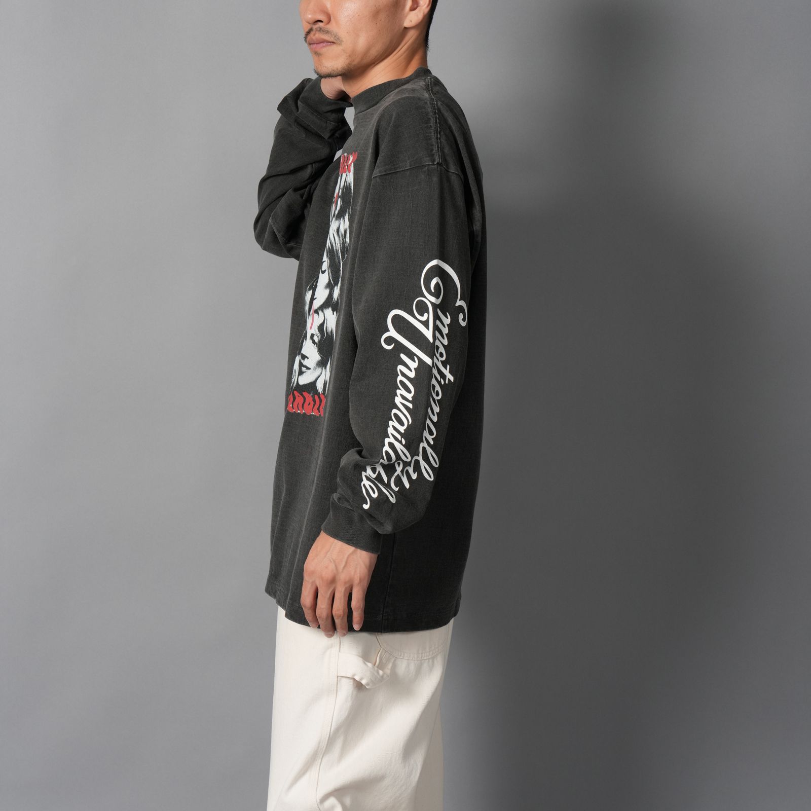 【コラボ】EU-HR1-0000-C11 / EU BG COLLAGE LS TEE / ロンT・カットソー (ブラック)
