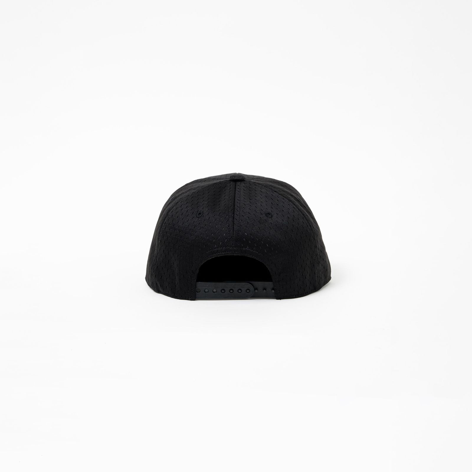 【残りわずか】EMBROIDERED BASEBALL CAP "SPRAY" / ベースボールキャップ (ブラック/ホワイト)