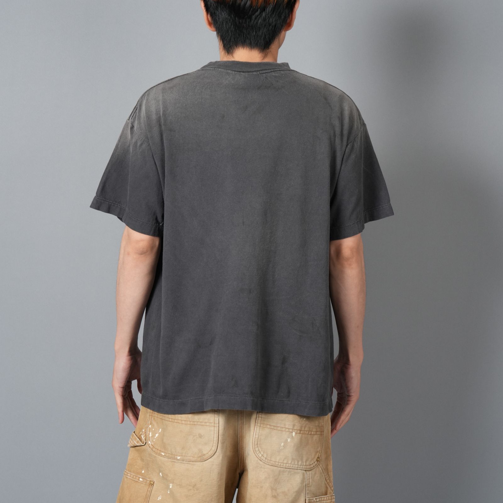 【コラボ】SM-HR8-0000-C68 / STHD . SS TEE PRAY Tシャツ (ブラック)