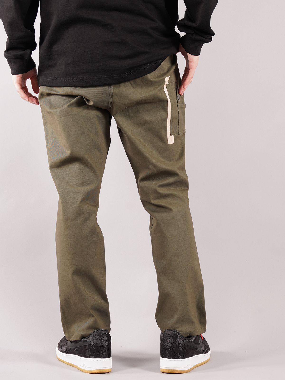 ラスト1点 / TAPERED DRAWSTRING PANTS / テーパード ドローストリングパンツ (カーキ)