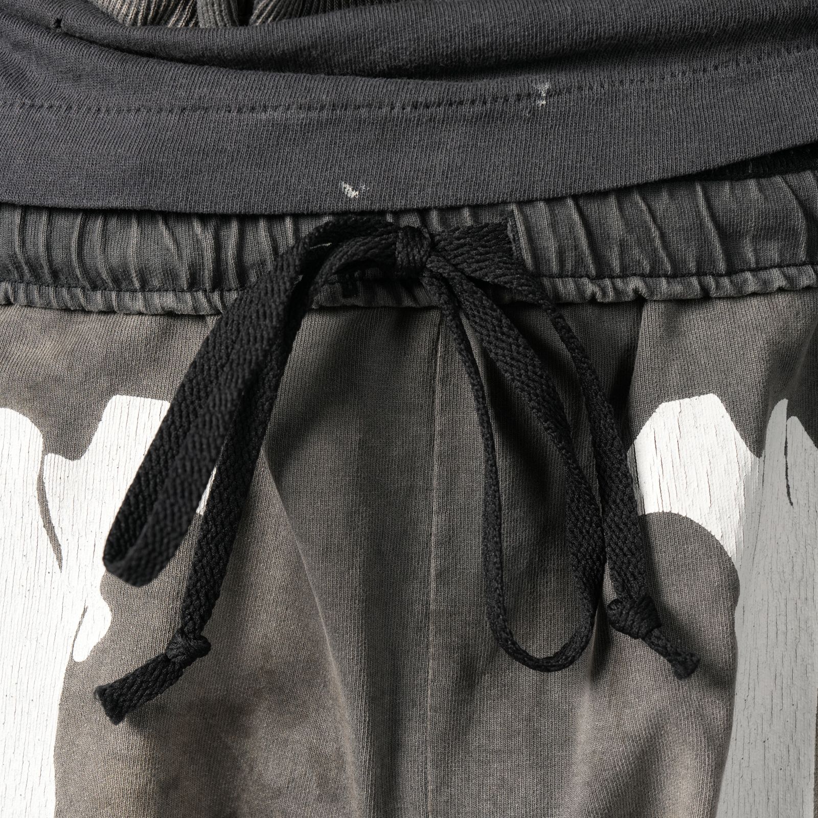 【コラボ】SM-MK8-0000-C33 / BH_CUT SEW SHORTS / BONE / スウェットショーツ (ブラック)