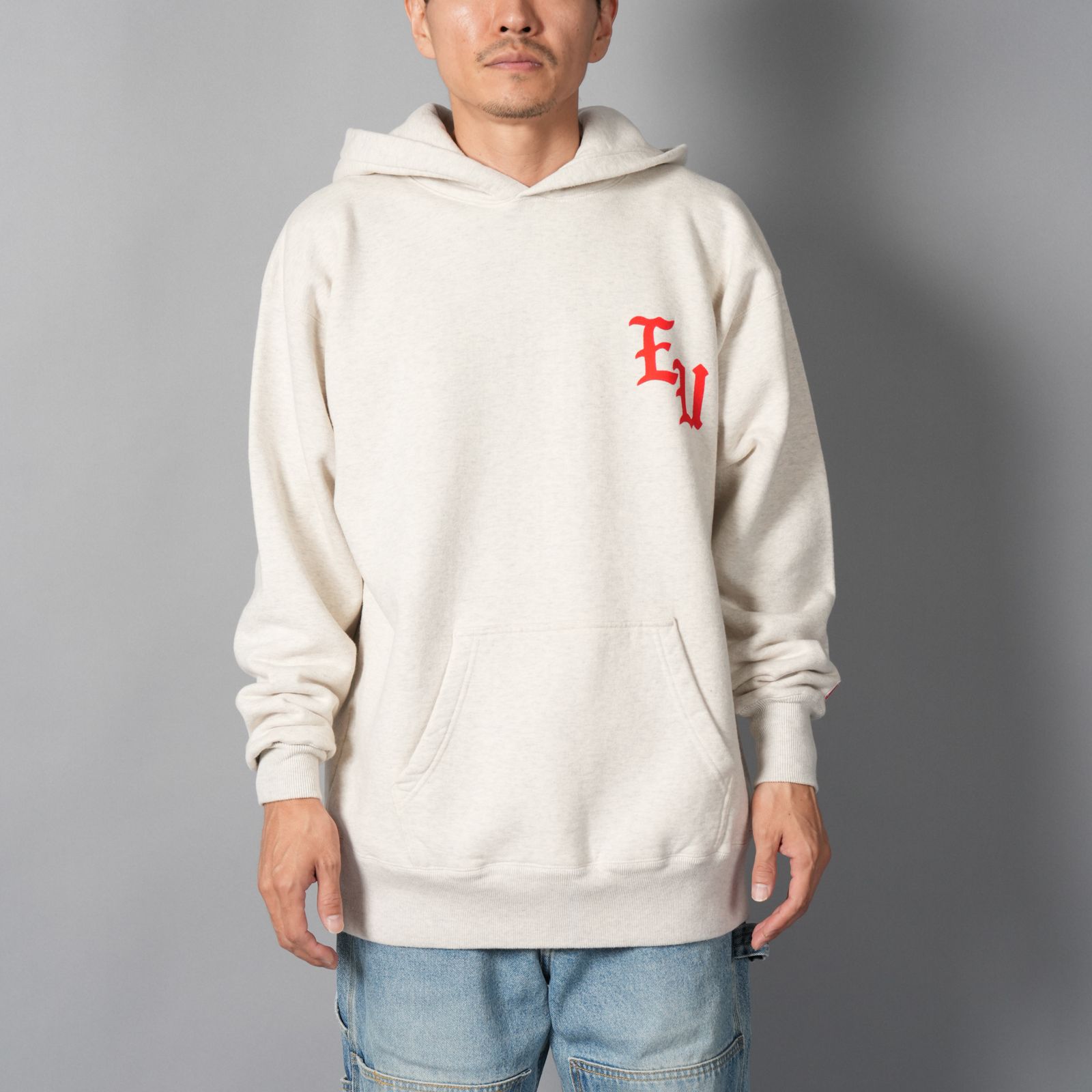 【コラボ】EU-HR1-0000-C02 / EU LOGO CL HOODIE / パーカー・プルオーバフーディー (アイボリー)