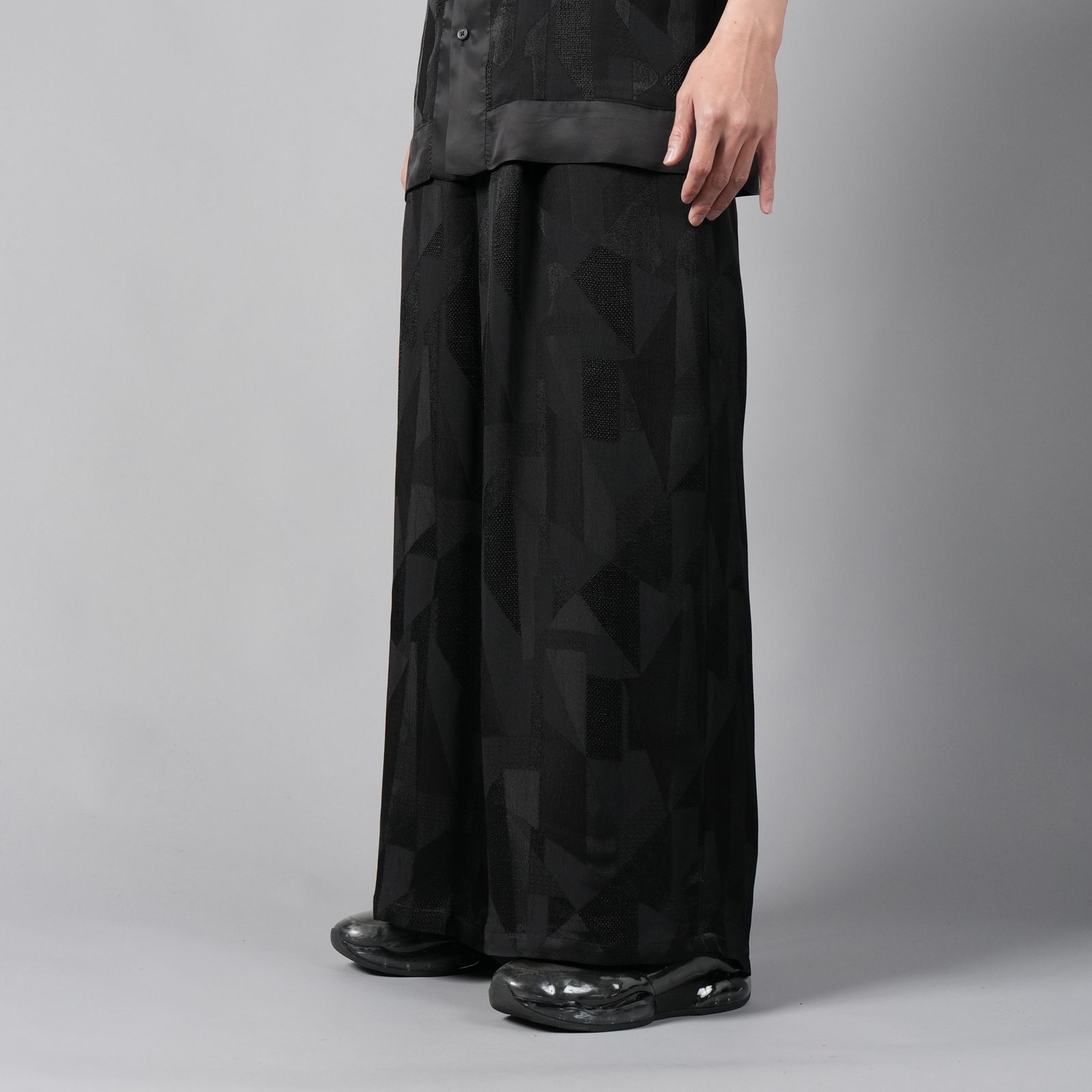 【ラスト1点】RAYON CUPRA TROUSERS / レーヨン キュプラ トラウザーズ (ブラック)