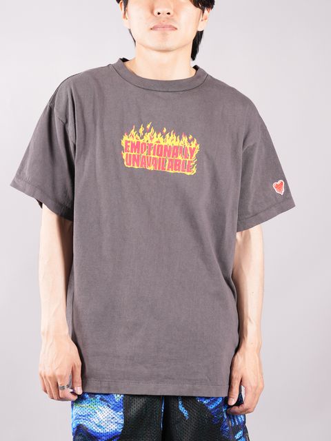 ラスト1点 / HEARTS ON FIRE T / Tシャツ   (チャコール)