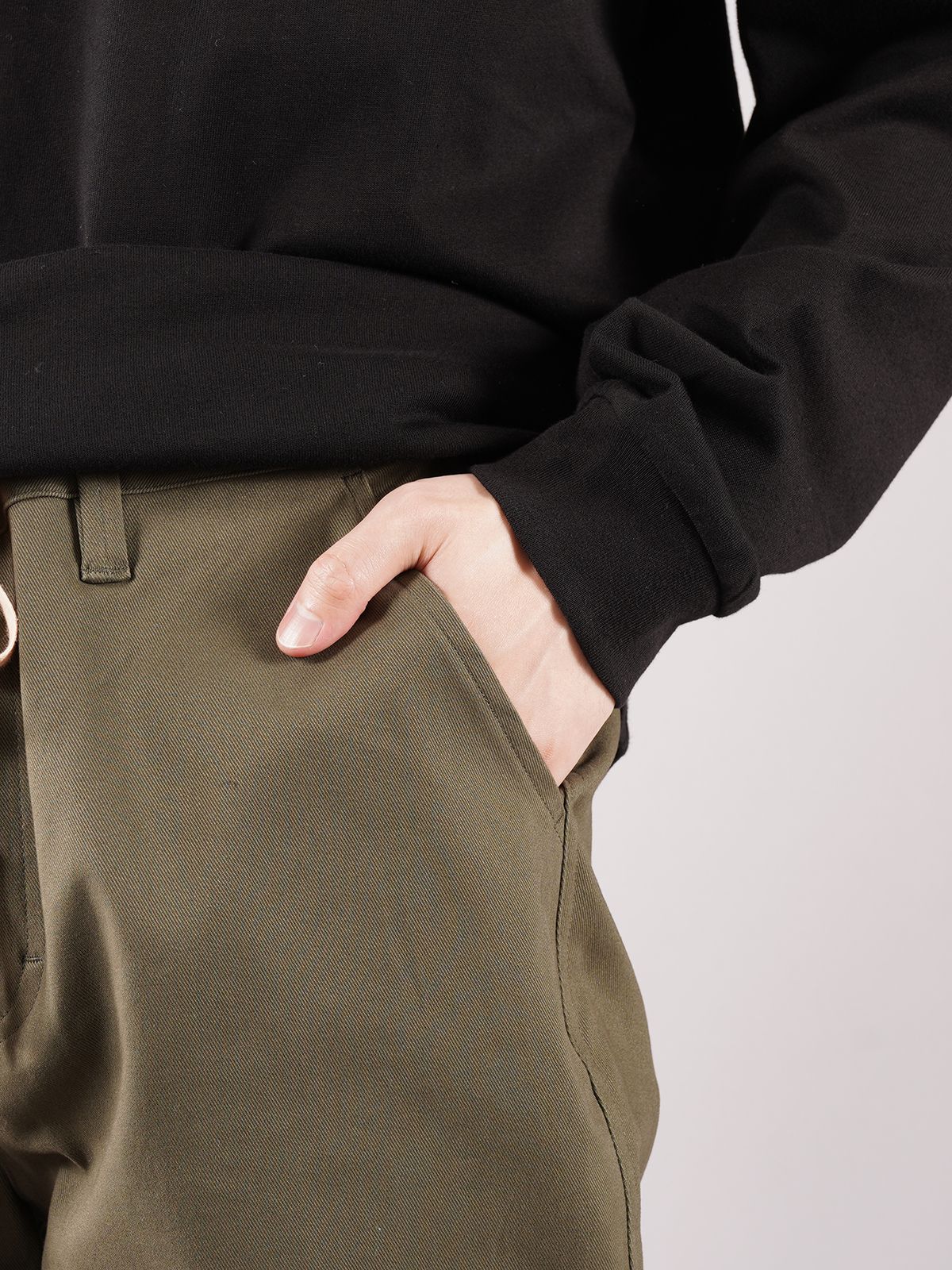 ラスト1点 / TAPERED DRAWSTRING PANTS / テーパード ドローストリングパンツ (カーキ)