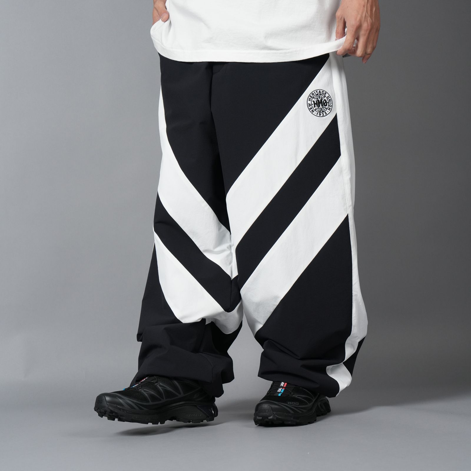 CHEVRON PUFFER NYLON TROUSER / ナイロントラウザー (ブラック/ホワイト)