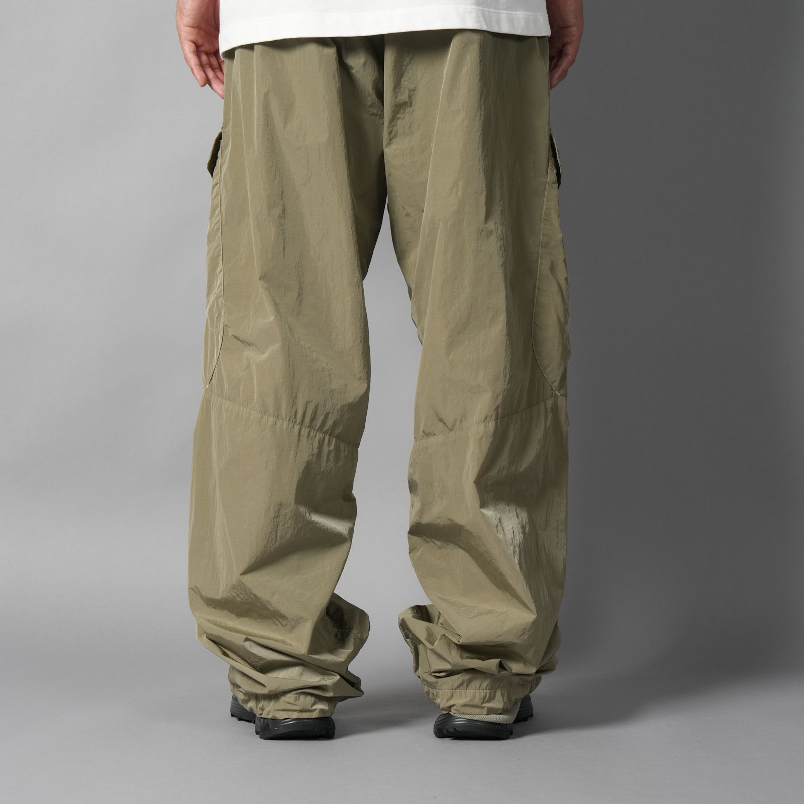 CHROME-R BOXY SEAMLESS CARGO PANTA / カーゴパンツ (フォールンロック)